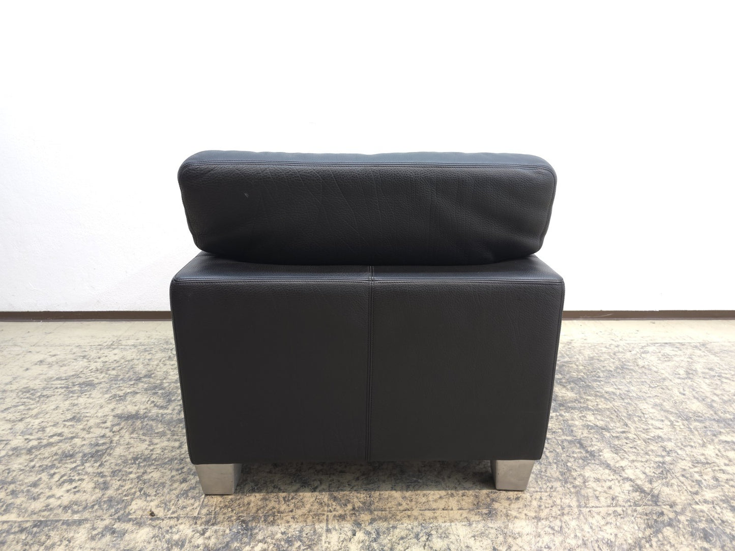 {{ product_title }} – {{ product_type }} von JS Furniture, Designer-Möbel gebraucht.