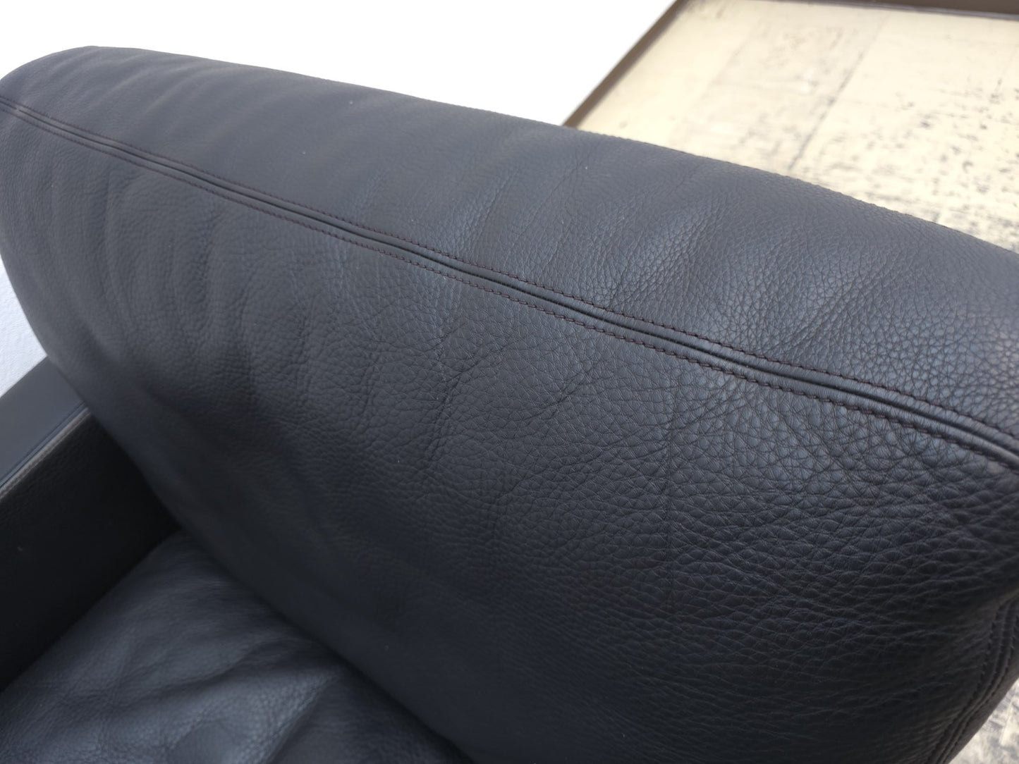 {{ product_title }} – {{ product_type }} von JS Furniture, Designer-Möbel gebraucht.