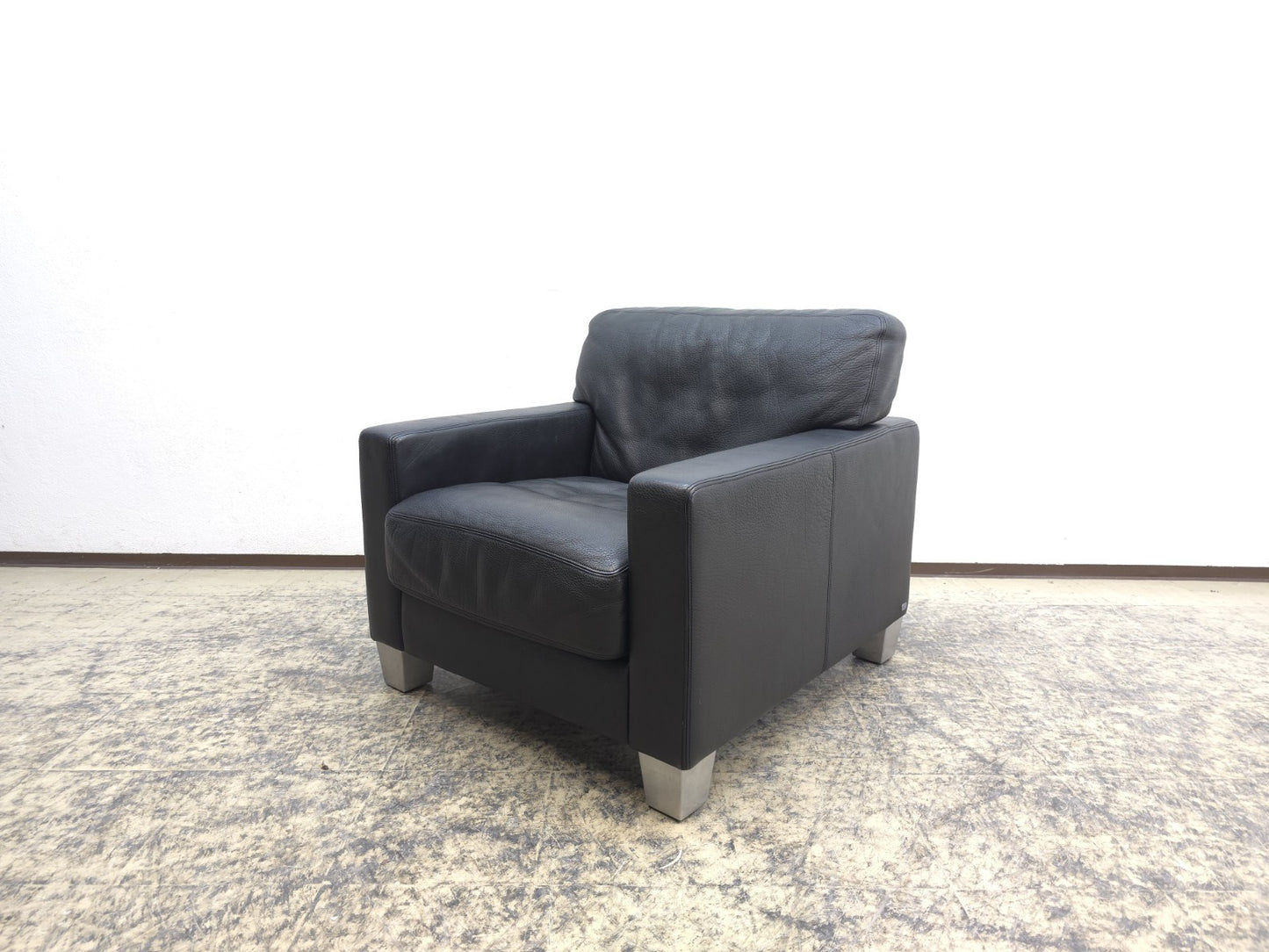 {{ product_title }} – {{ product_type }} von JS Furniture, Designer-Möbel gebraucht.