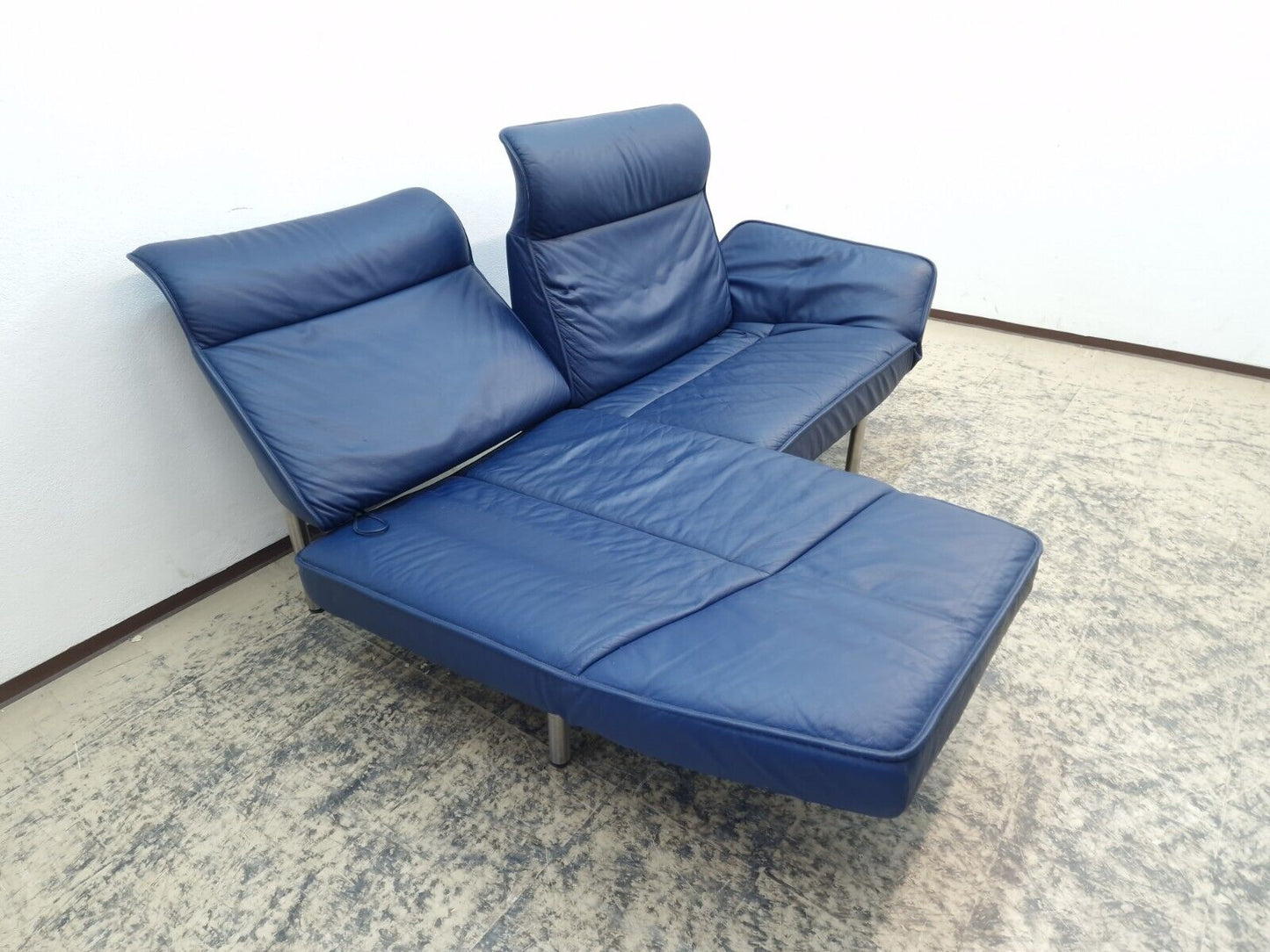 {{ product_title }} – {{ product_type }} von JS Furniture, Designer-Möbel gebraucht.