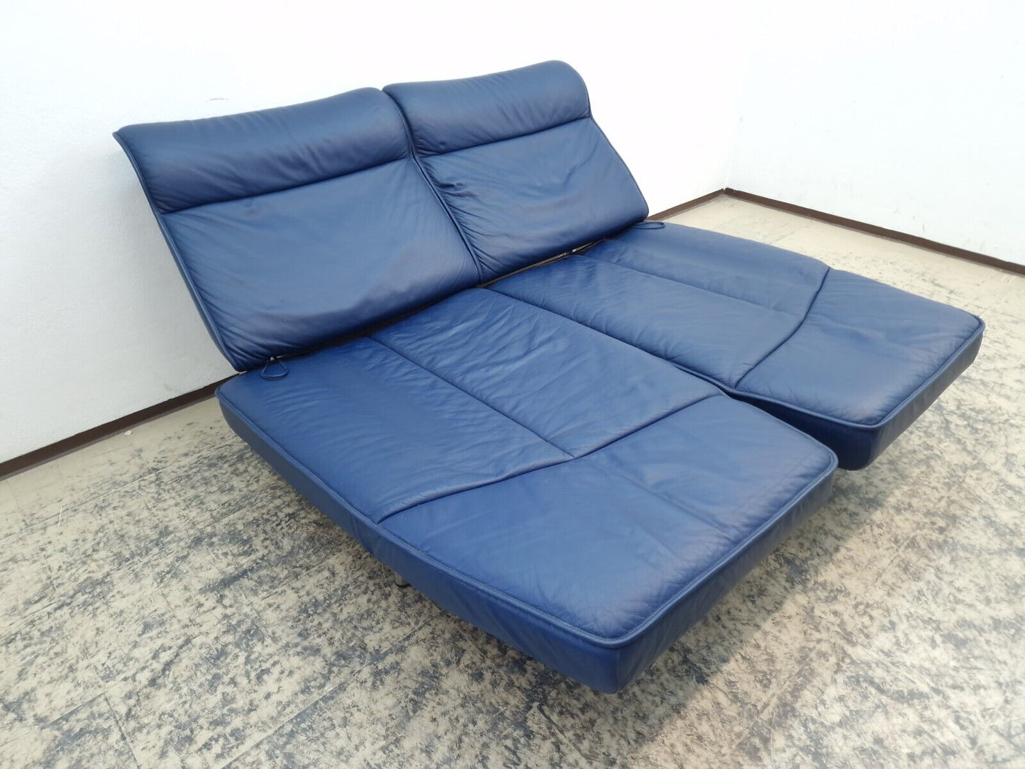 {{ product_title }} – {{ product_type }} von JS Furniture, Designer-Möbel gebraucht.