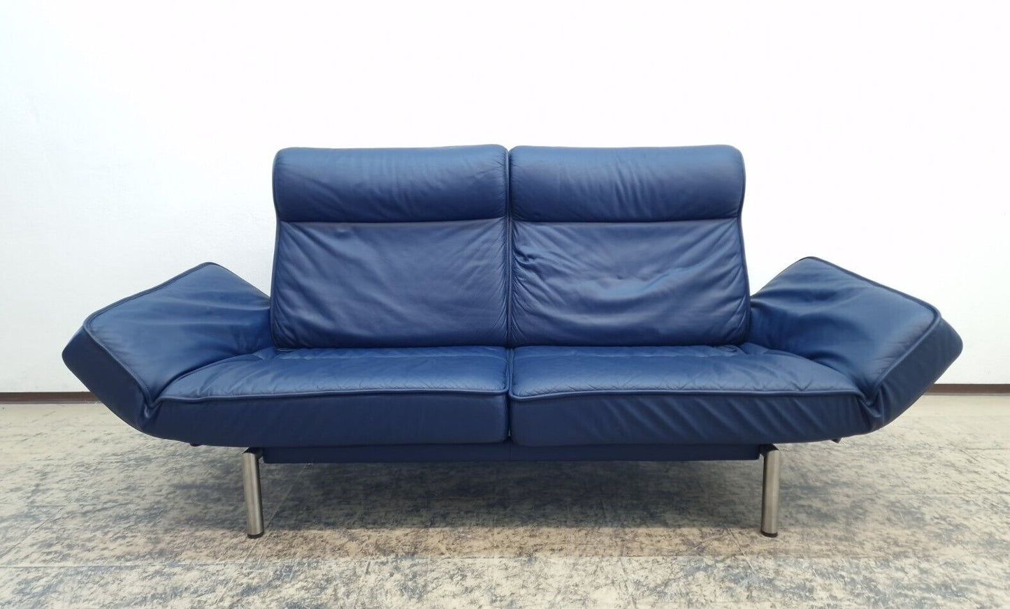 {{ product_title }} – {{ product_type }} von JS Furniture, Designer-Möbel gebraucht.