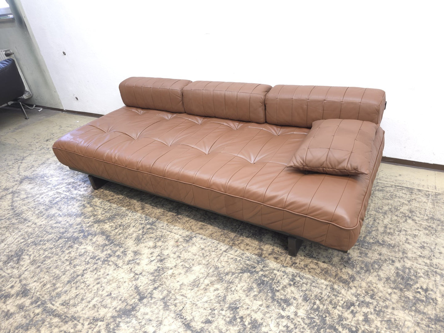 {{ product_title }} – {{ product_type }} von JS Furniture, Designer-Möbel gebraucht.