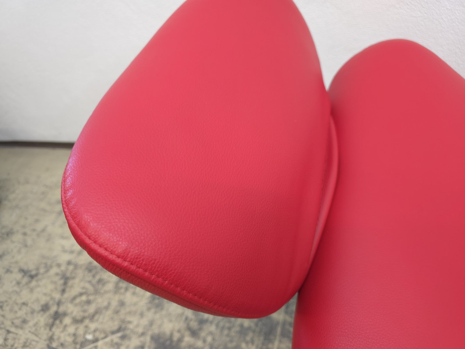 Cassina Dodo Sessel Designersessel Ledersessel Drehsessel Neuwertig Ausstellung-Cassina-JSFurniture