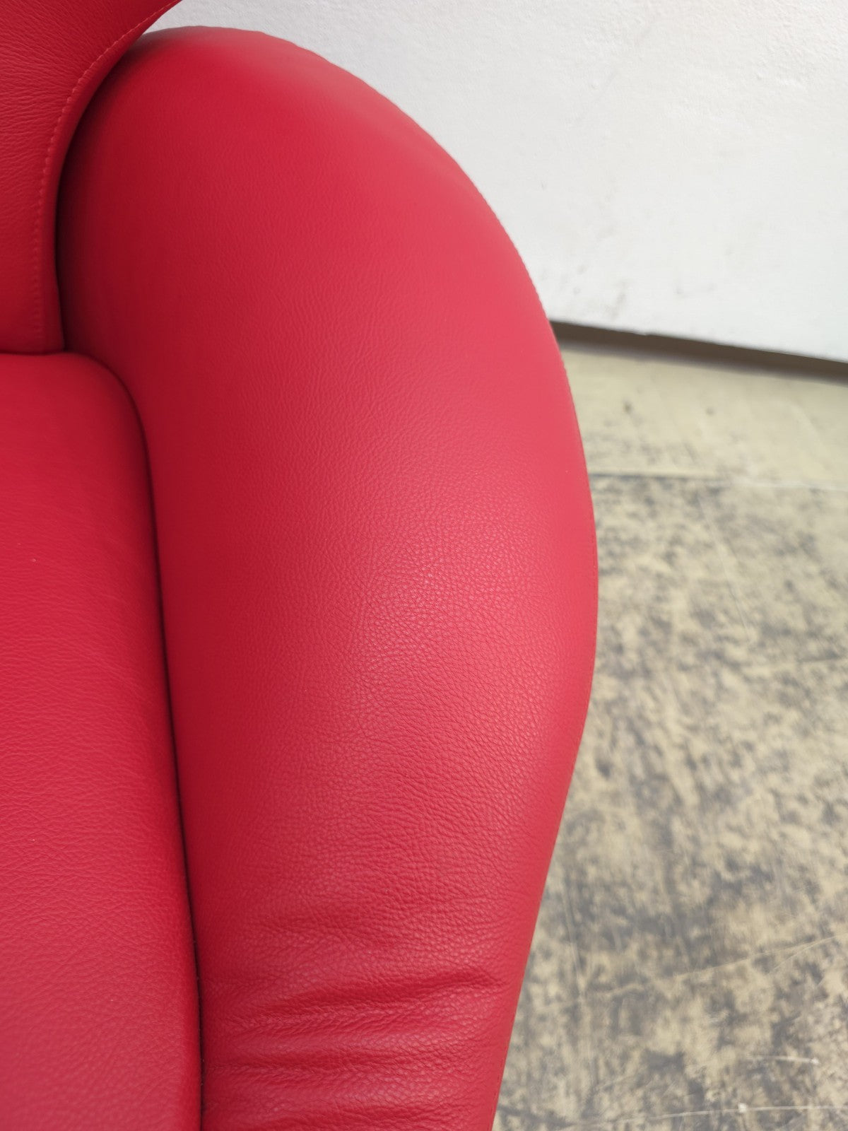 Cassina Dodo Sessel Designersessel Ledersessel Drehsessel Neuwertig Ausstellung-Cassina-JSFurniture