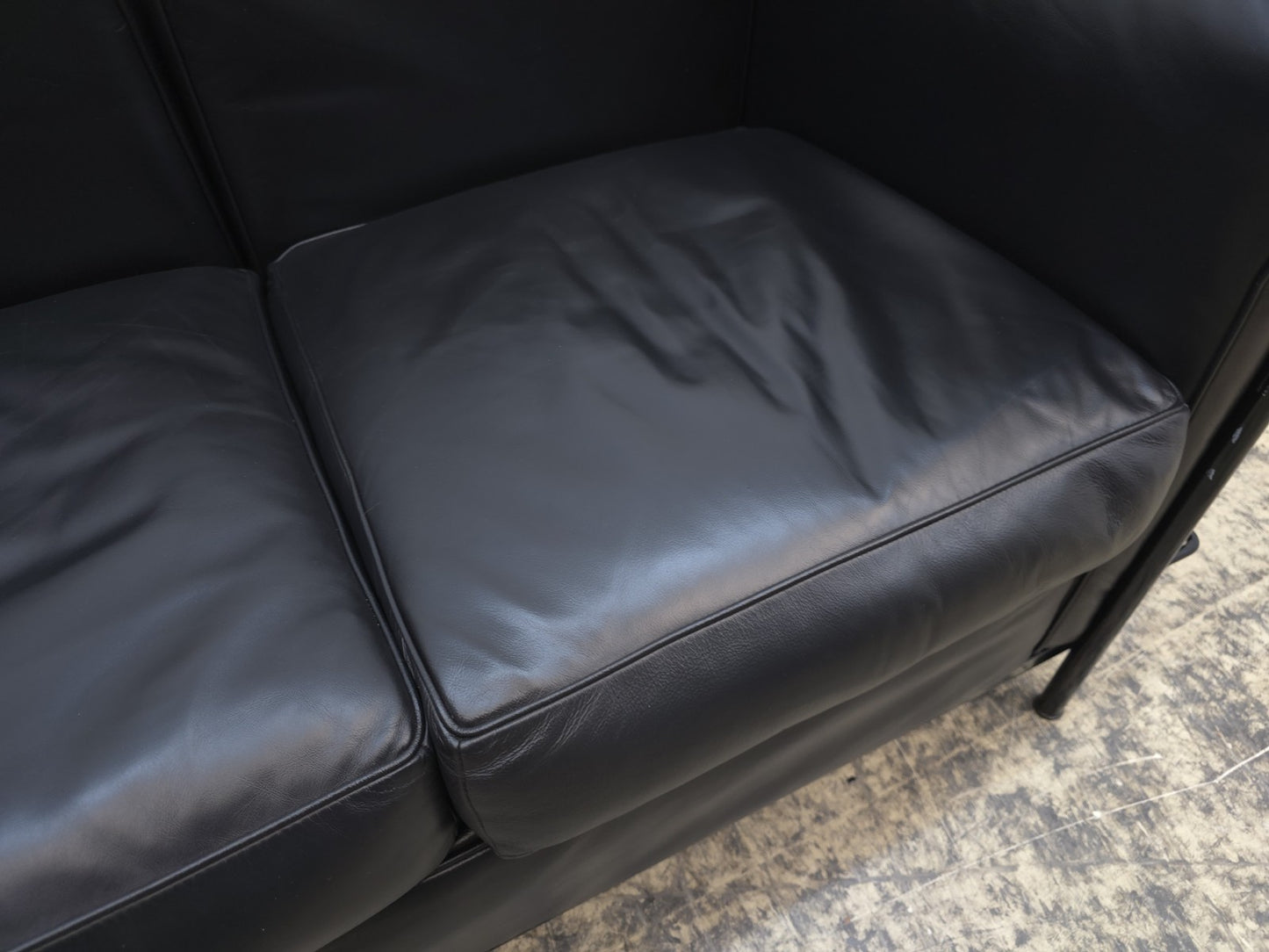 Cassina Le Corbusier lc2 Garnitur Set Dreisitzer Zweisitzer-Cassina-JSFurniture