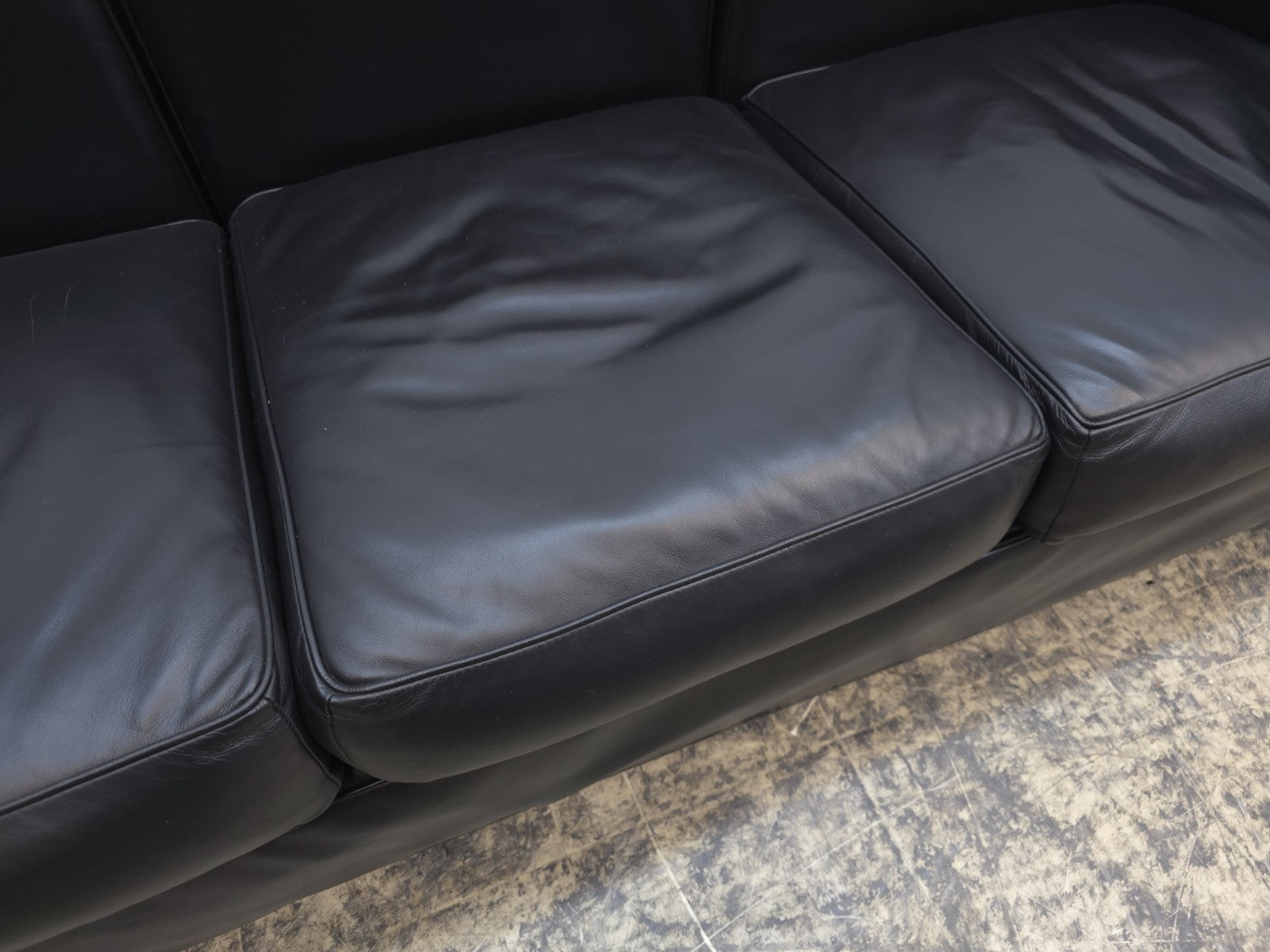 Cassina Le Corbusier lc2 Garnitur Set Dreisitzer Zweisitzer-Cassina-JSFurniture