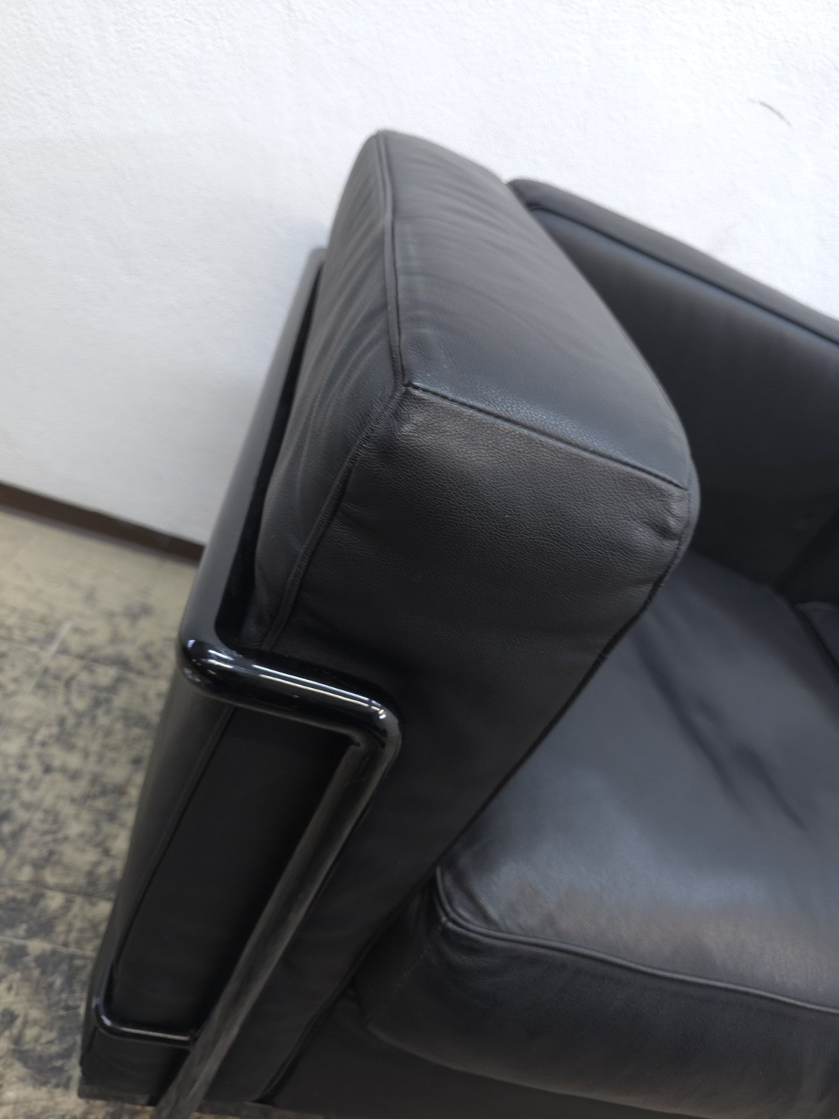 Cassina Le Corbusier lc2 Garnitur Set Dreisitzer Zweisitzer-Cassina-JSFurniture
