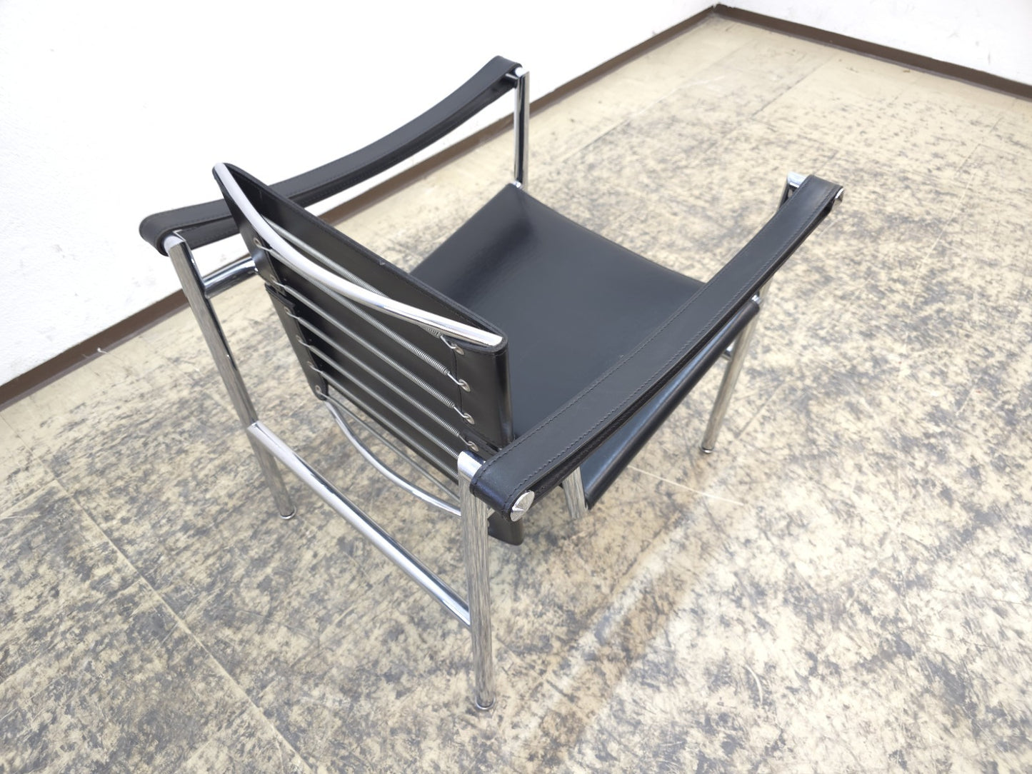 Cassina LC1 Sessel Le Corbusier Leder Schwarz-Cassina-JSFurniture