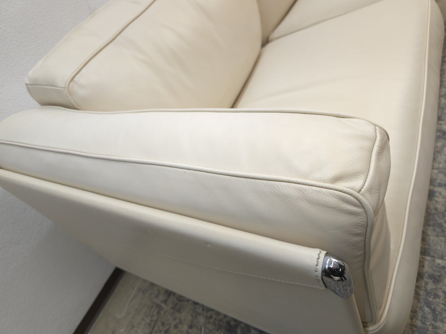 Poltrona Frau Twice Dreisitzer Ledersofa in Beige-Poltrona Frau-JSFurniture