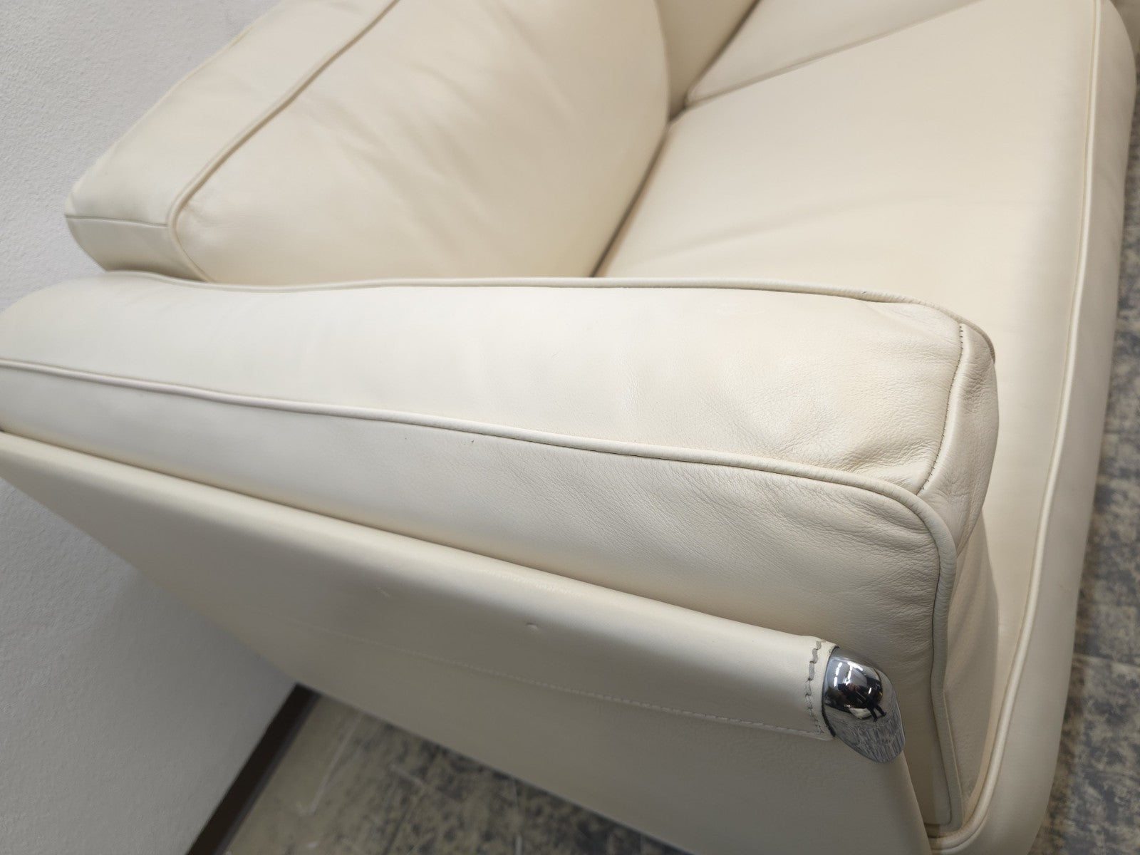 Poltrona Frau Twice Dreisitzer Ledersofa in Beige-Poltrona Frau-JSFurniture