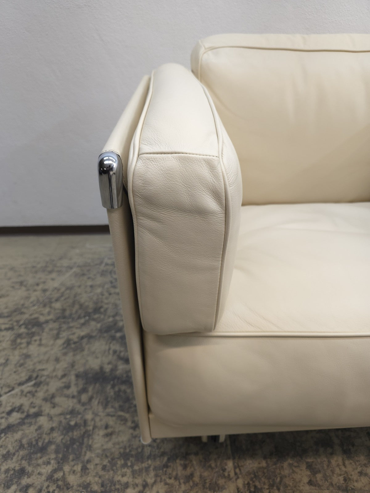 Poltrona Frau Twice Sessel Beige Ledersessel Designer Sessel-Poltrona Frau-JSFurniture