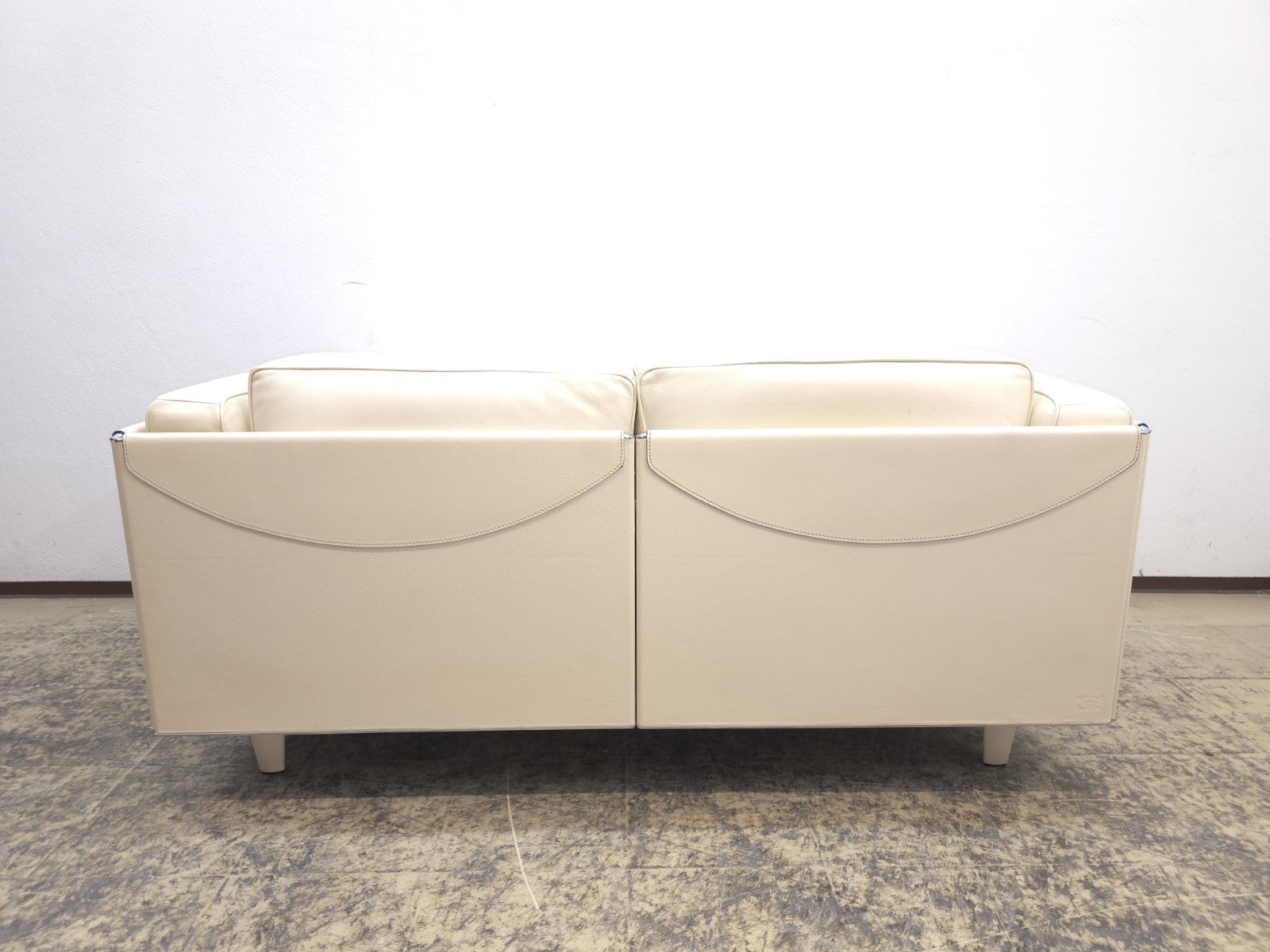 Poltrona Frau Twice Zweisitzer Ledersofa Beige Designer Sofa-Poltrona Frau-JSFurniture