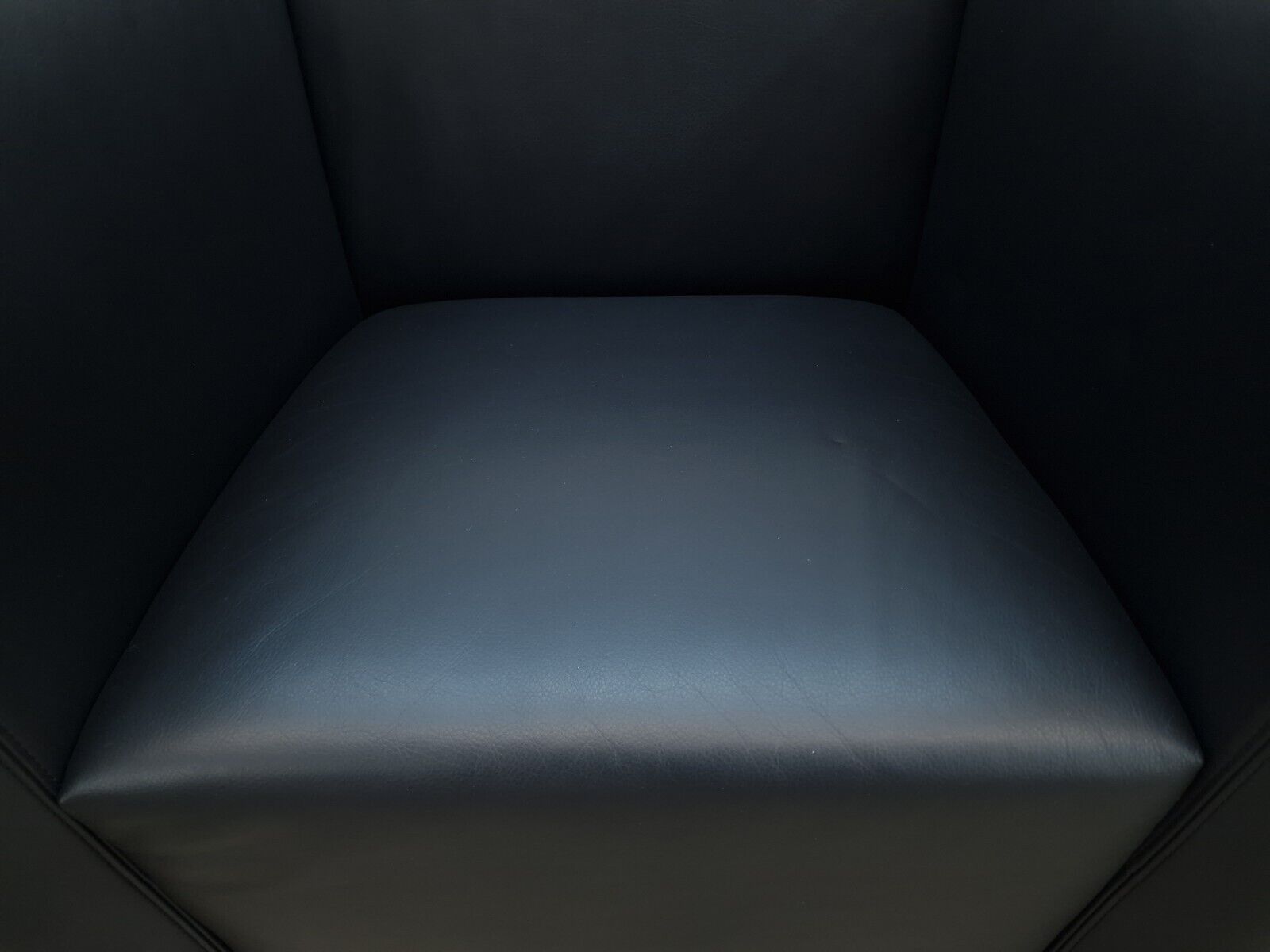 4757586