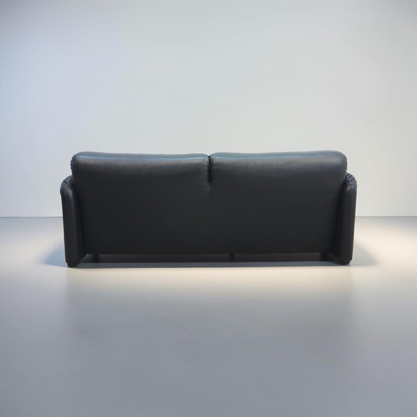 Cassina Maralunga Zweisitzer Designersofa Ledersofa Couch Ledercouch schwarz-Cassina-JSFurniture