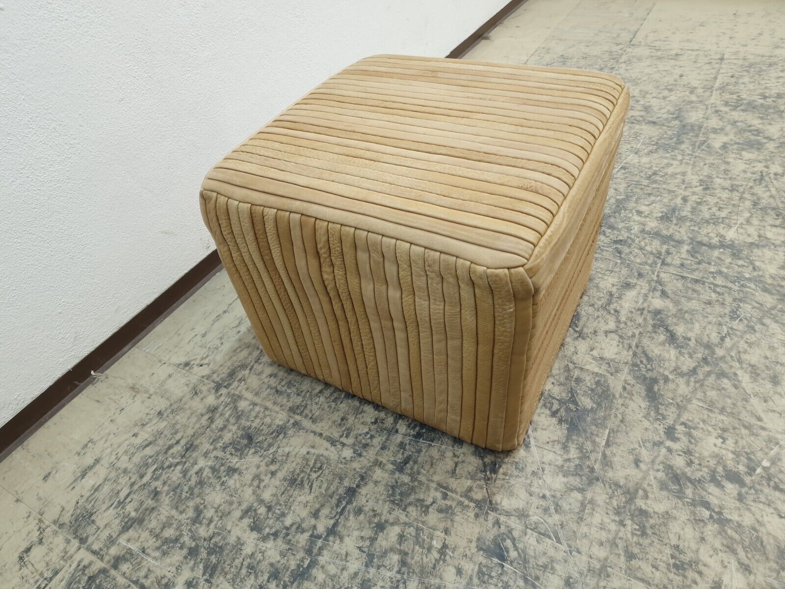 4757564