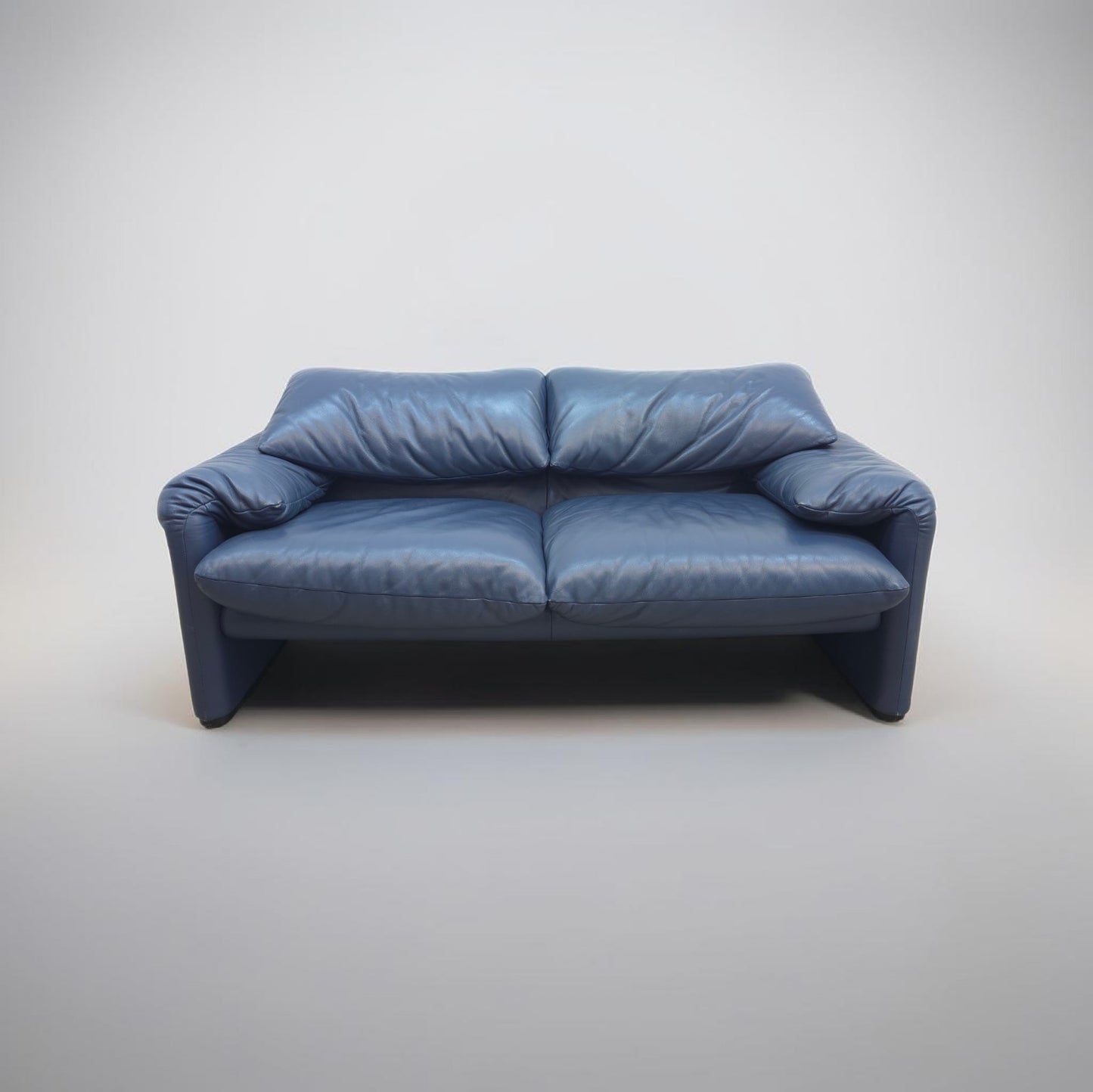 Cassina Maralunga Zweisitzer Designersofa Ledersofa Couch Ledercouch Blau Sofa-Cassina-JSFurniture