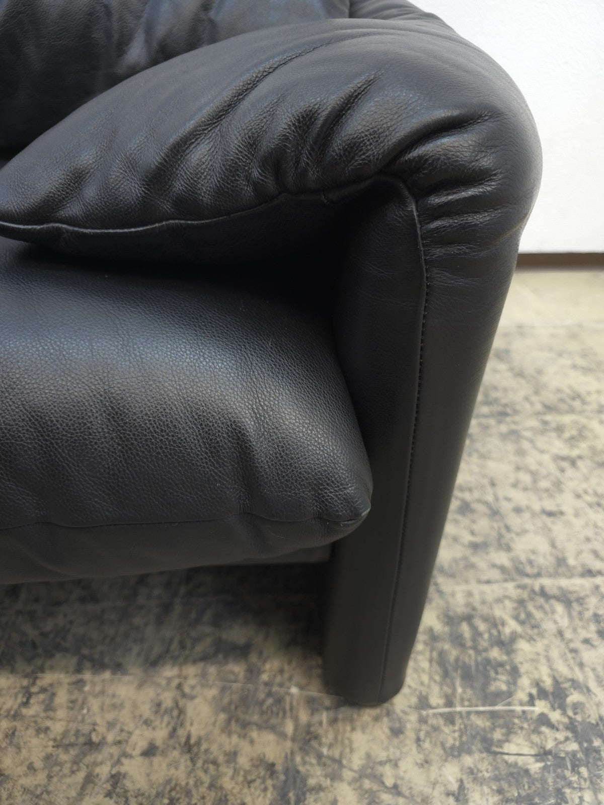 Cassina Maralunga Zweisitzer Designersofa Ledersofa Couch Ledercouch schwarz-Cassina-JSFurniture
