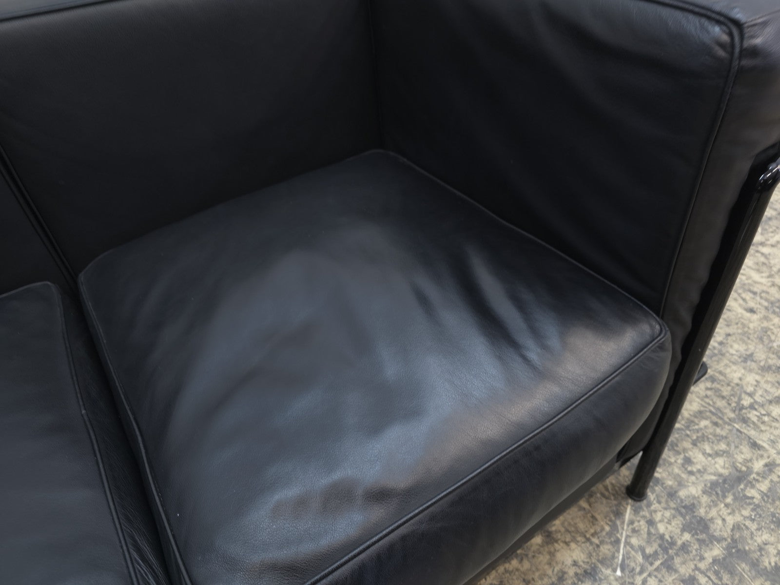 Cassina Le Corbusier lc2 Garnitur Set Dreisitzer Zweisitzer-Cassina-JSFurniture