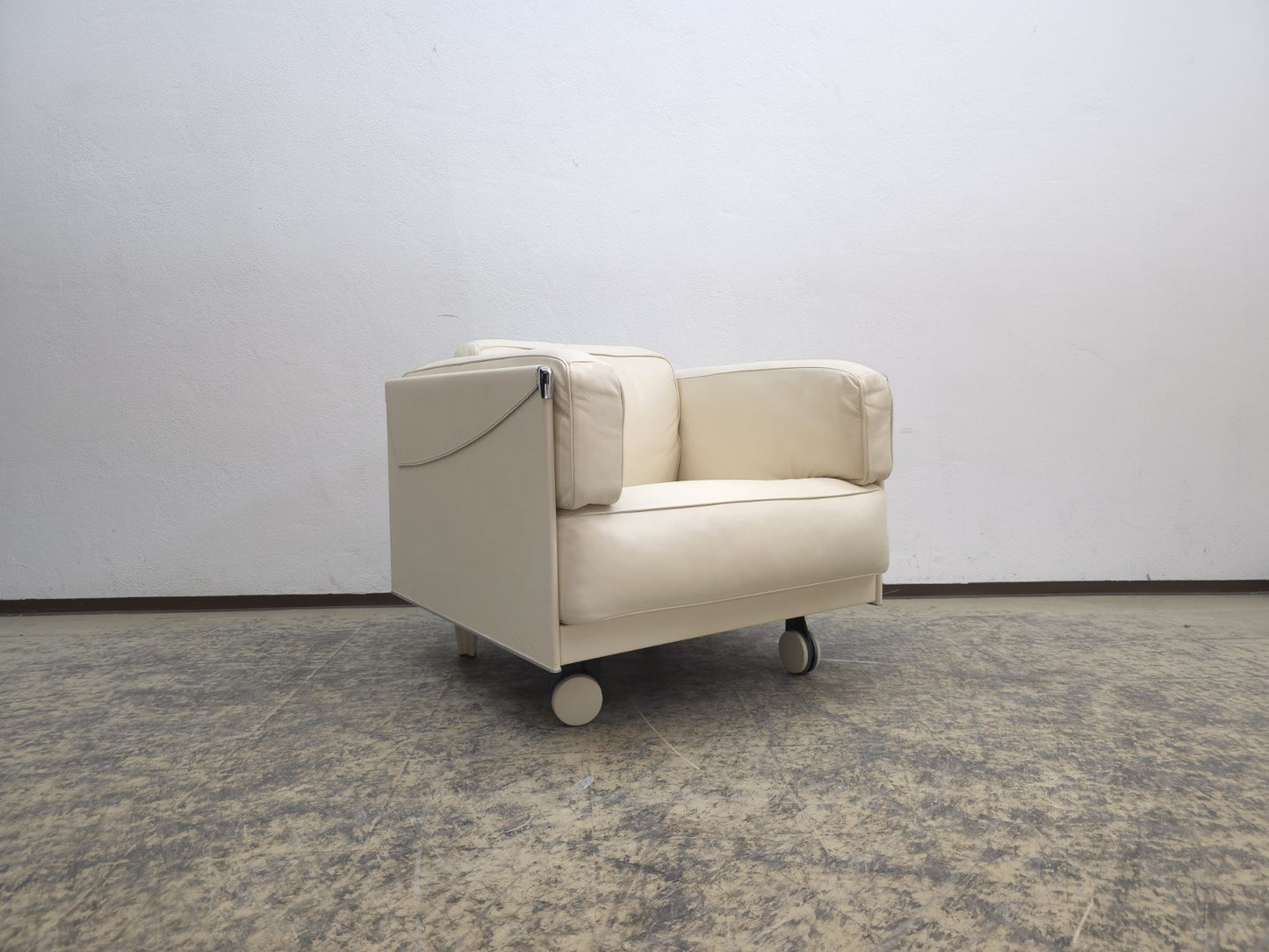 Poltrona Frau Twice Sessel Beige Ledersessel Designer Sessel-Poltrona Frau-JSFurniture