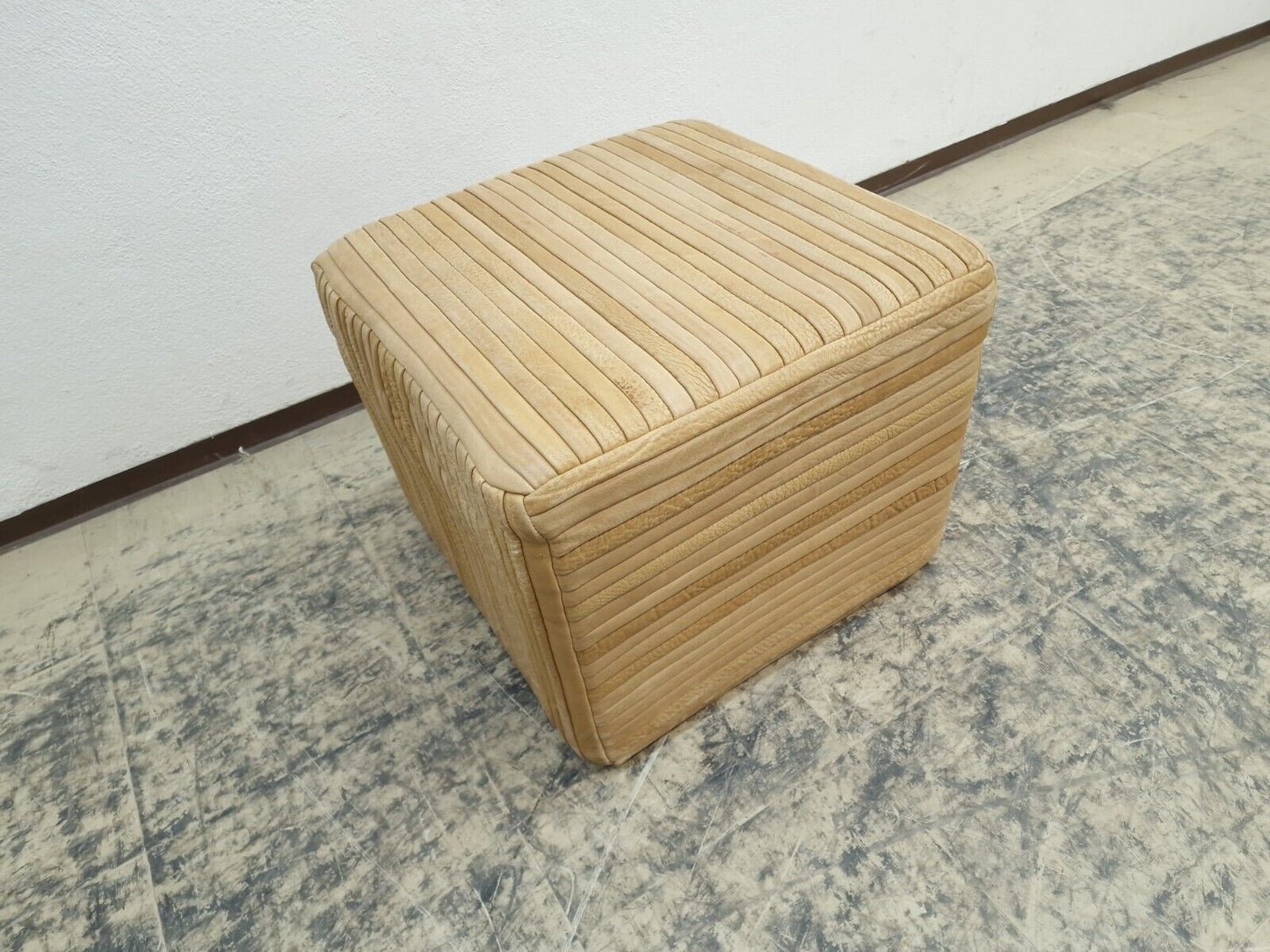 4757564