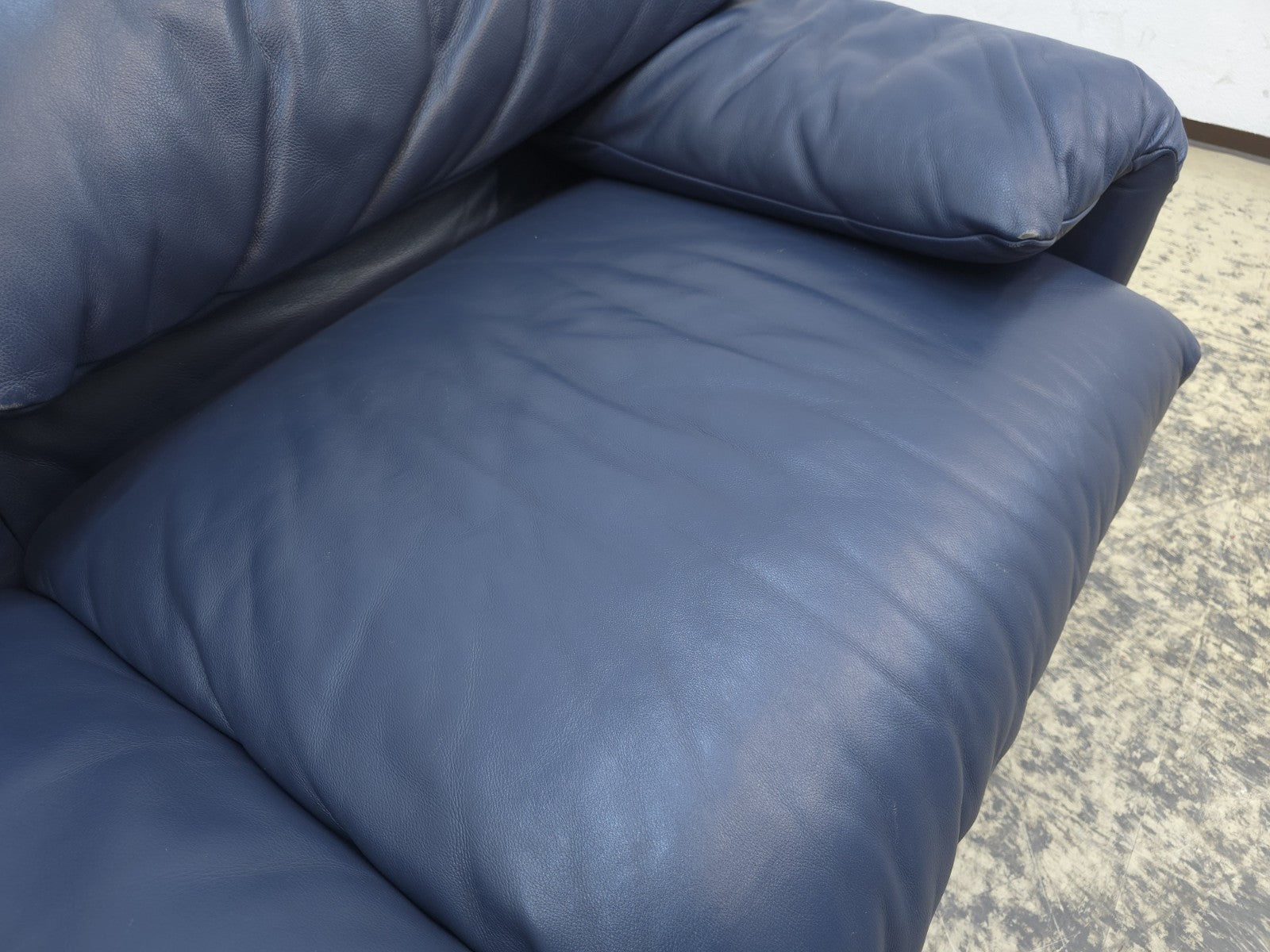 Cassina Maralunga Zweisitzer Designersofa Ledersofa Couch Ledercouch Blau Sofa-Cassina-JSFurniture