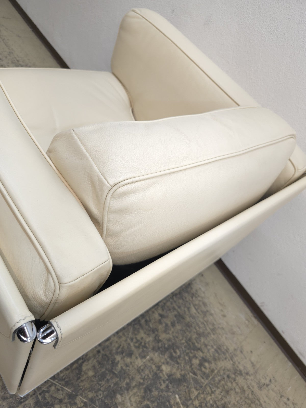 Poltrona Frau Twice Sessel Beige Ledersessel Designer Sessel-Poltrona Frau-JSFurniture