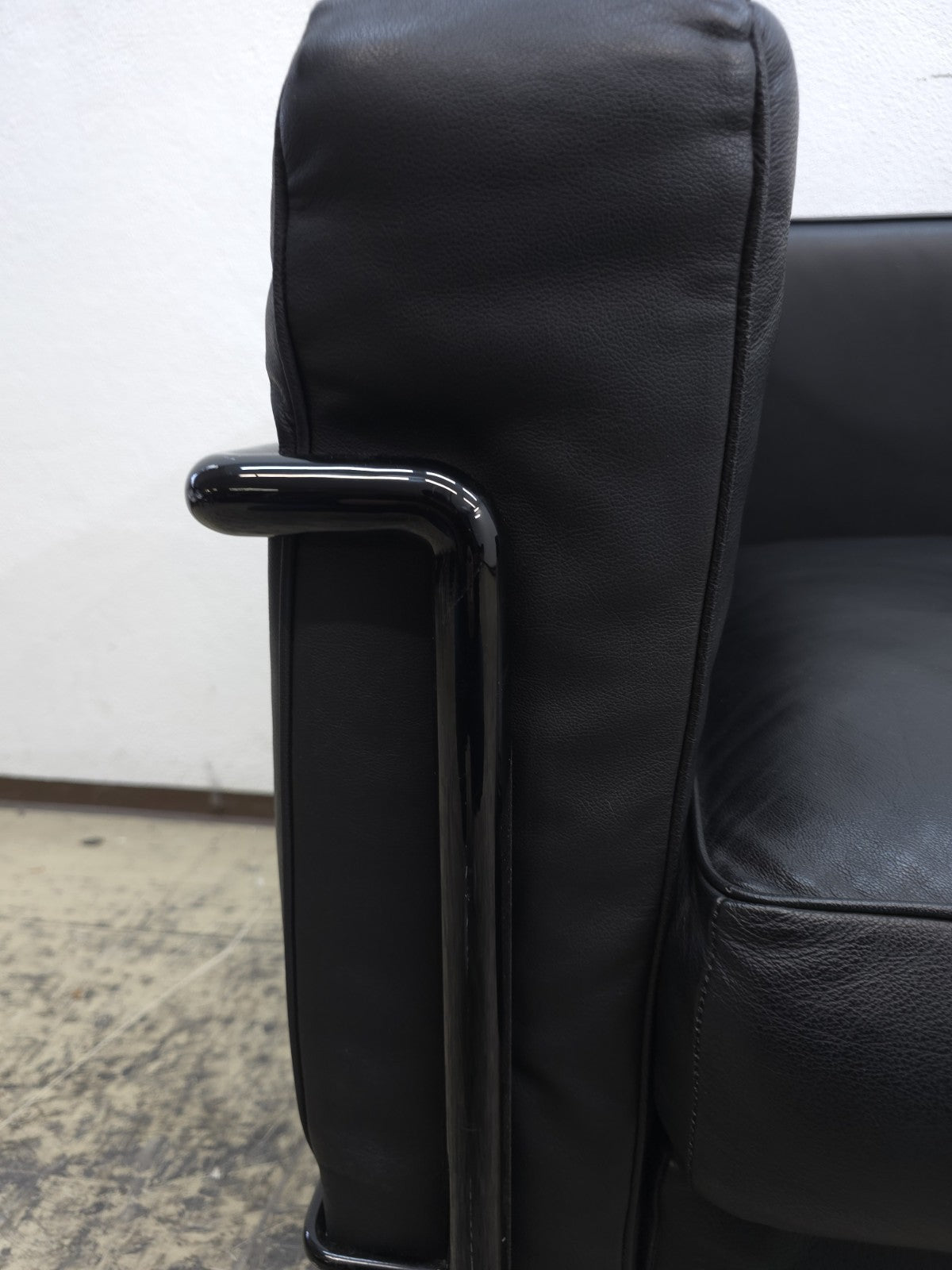 Cassina Le Corbusier lc2 Garnitur Set Dreisitzer Zweisitzer-Cassina-JSFurniture