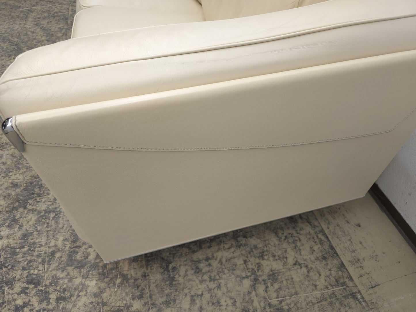 Poltrona Frau Twice Dreisitzer Ledersofa in Beige-Poltrona Frau-JSFurniture