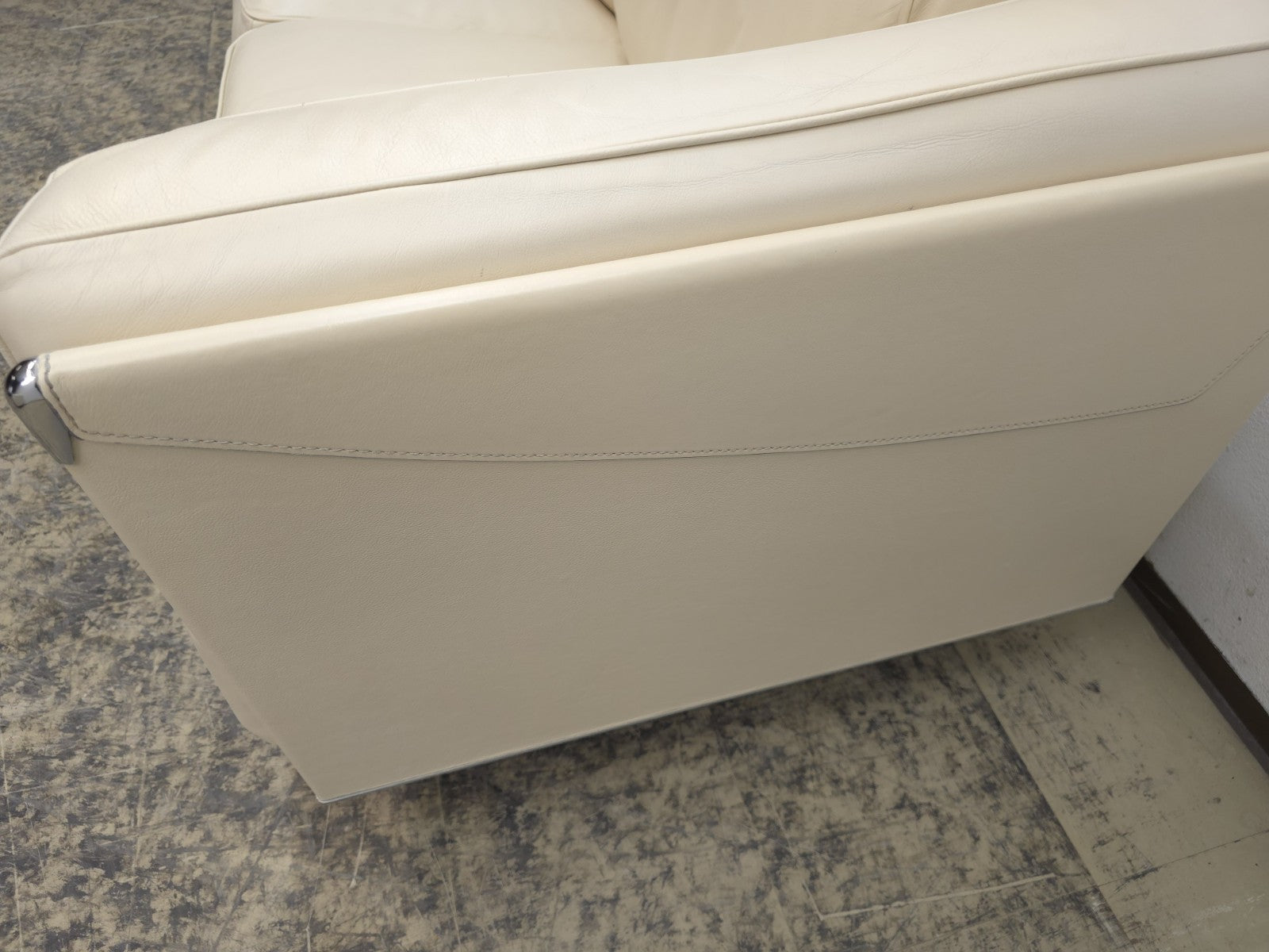 Poltrona Frau Twice Dreisitzer Ledersofa in Beige-Poltrona Frau-JSFurniture