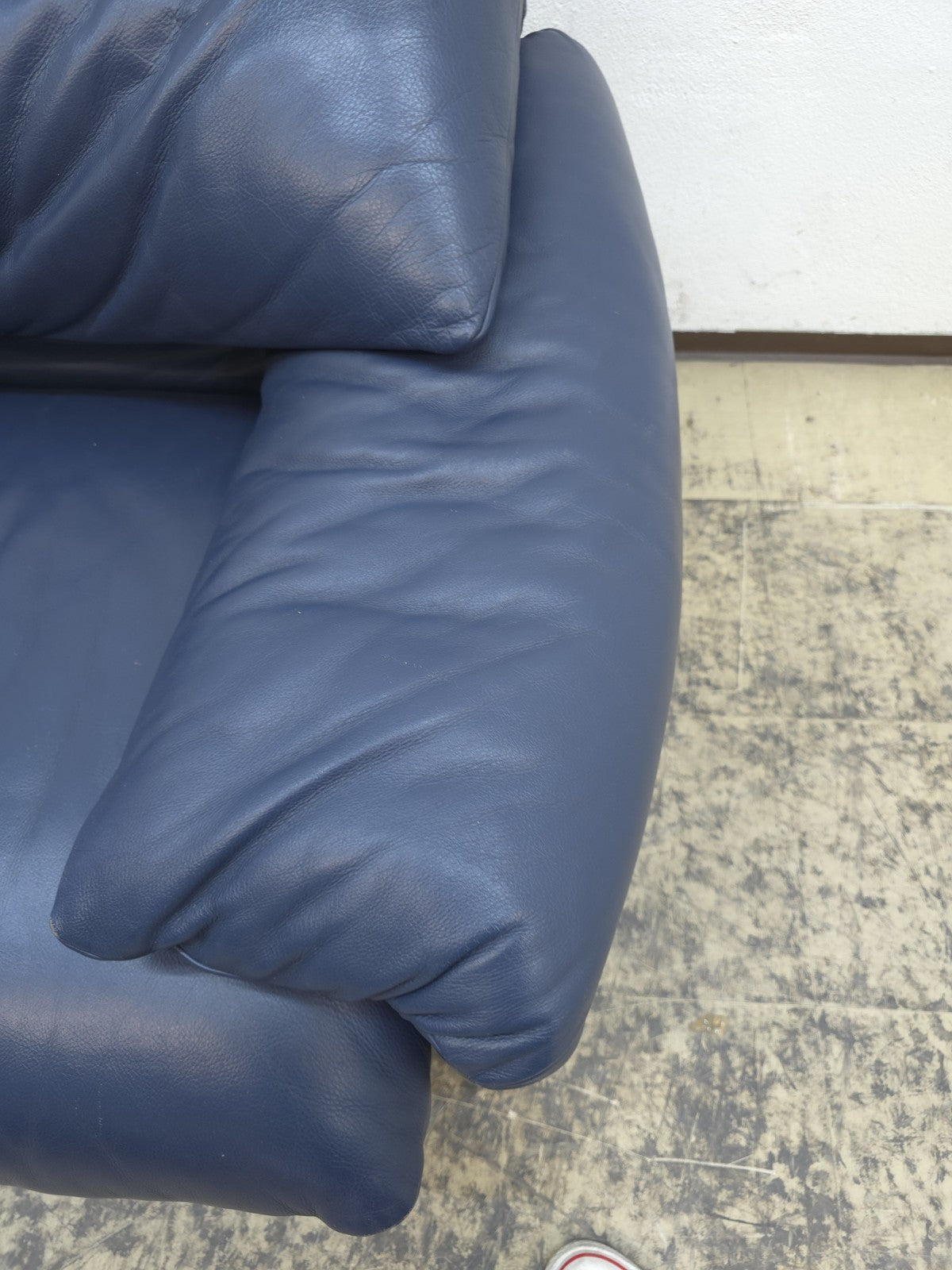 Cassina Maralunga Zweisitzer Designersofa Ledersofa Couch Ledercouch Blau Sofa-Cassina-JSFurniture