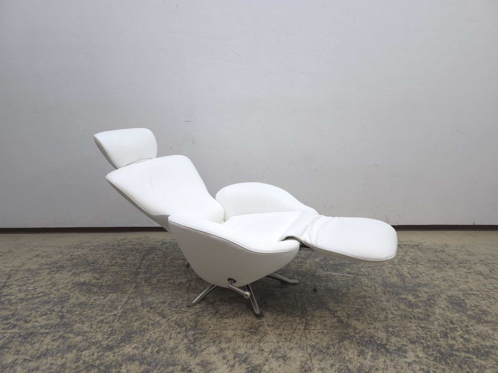 Cassina Dodo Ledersessel Weiß Designer Relaxsessel-Cassina-JSFurniture