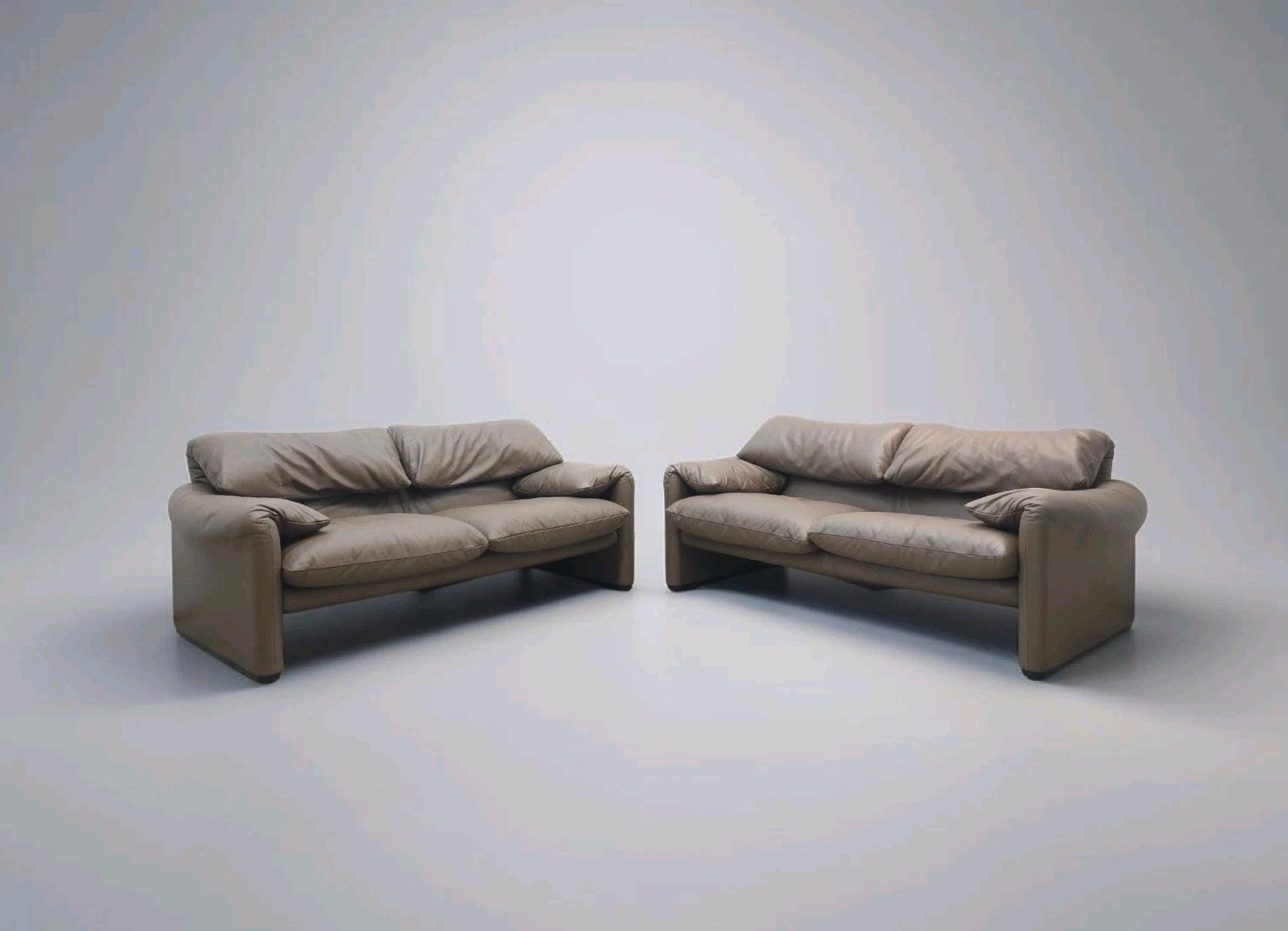 8837772