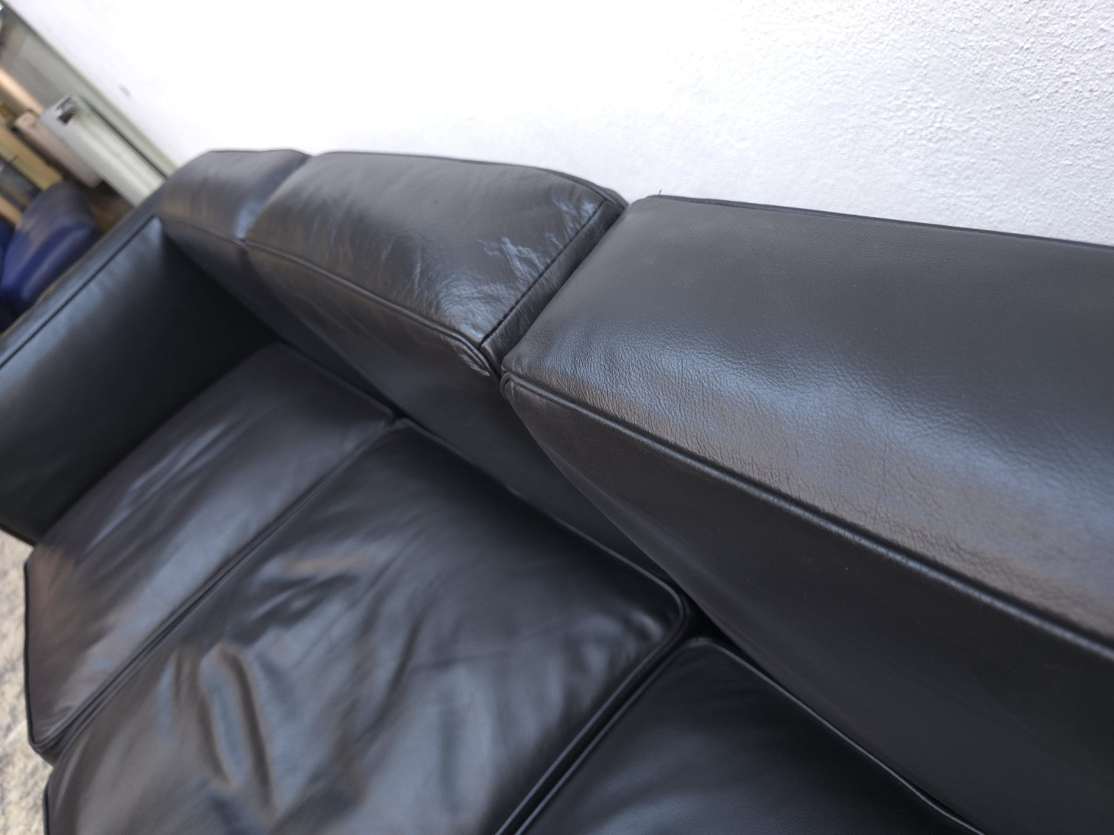 Cassina Le Corbusier lc2 Garnitur Set Dreisitzer Zweisitzer-Cassina-JSFurniture