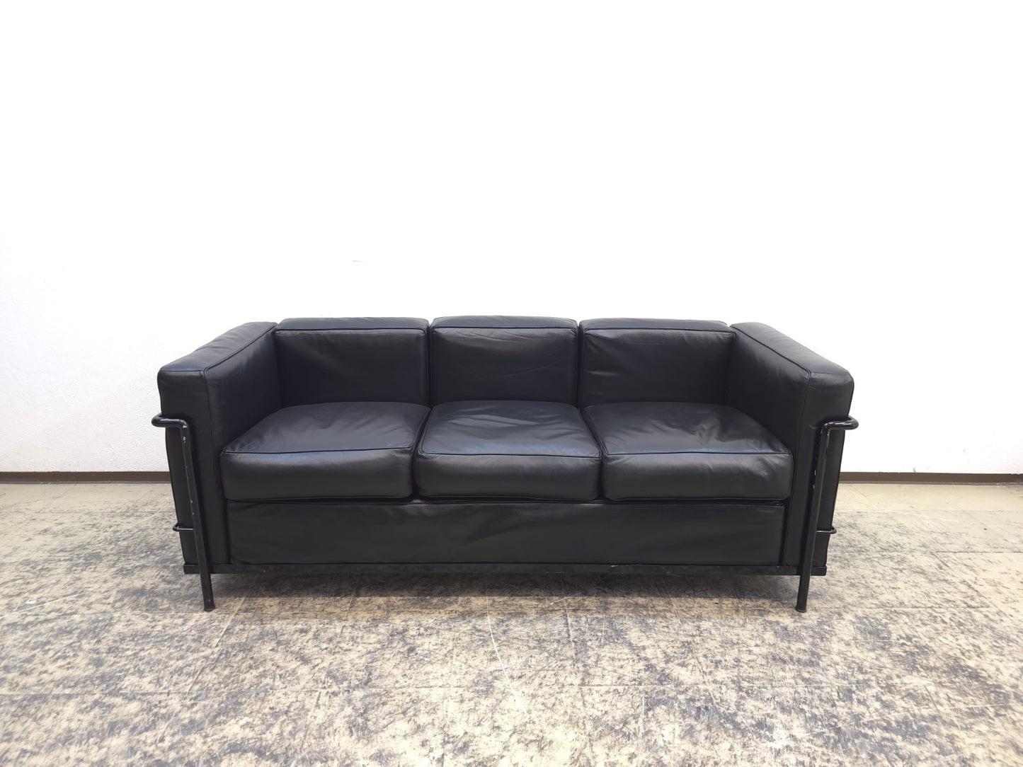 Cassina Le Corbusier lc2 Garnitur Set Dreisitzer Zweisitzer-Cassina-JSFurniture