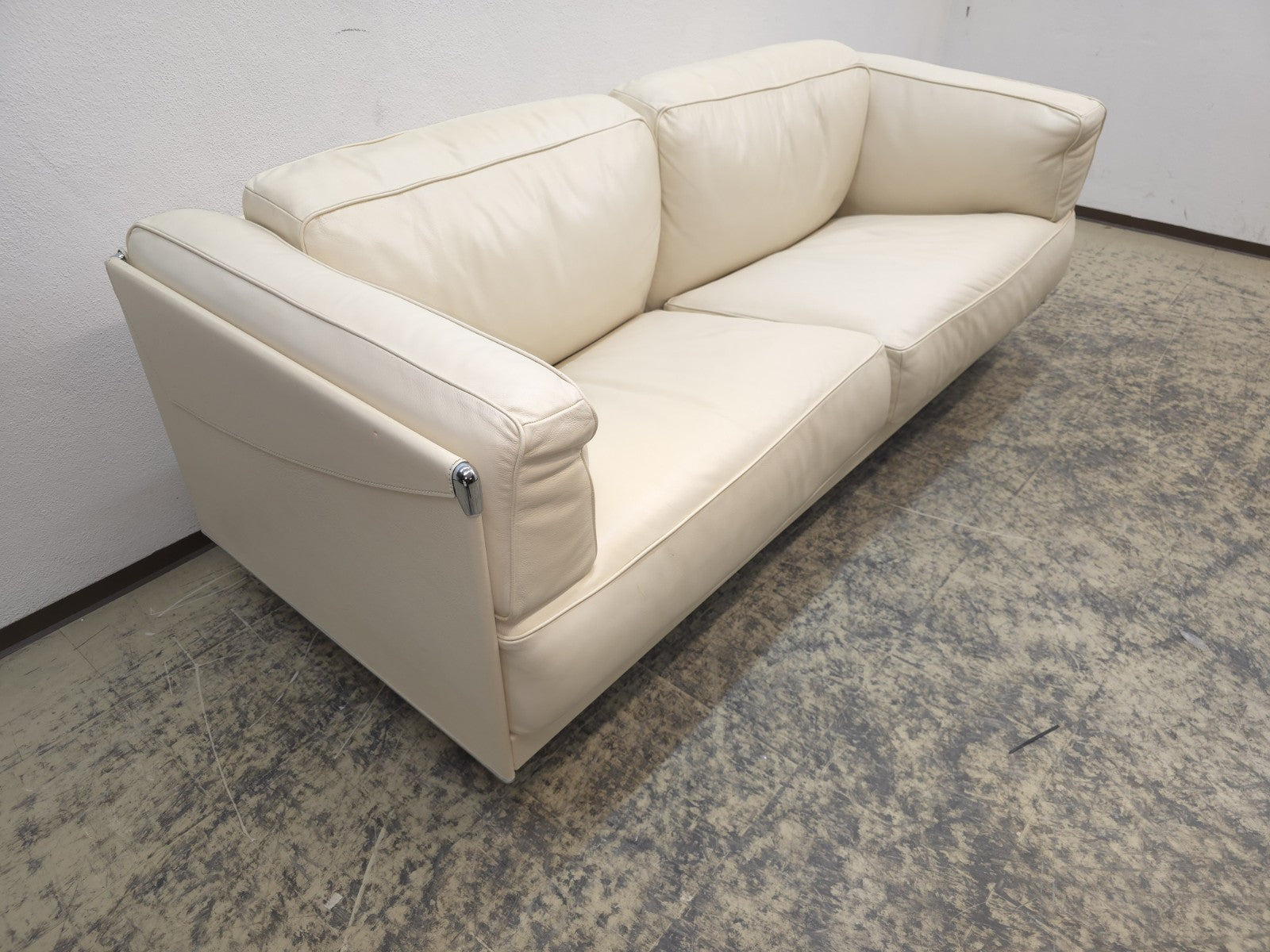 Poltrona Frau Twice Dreisitzer Ledersofa in Beige-Poltrona Frau-JSFurniture