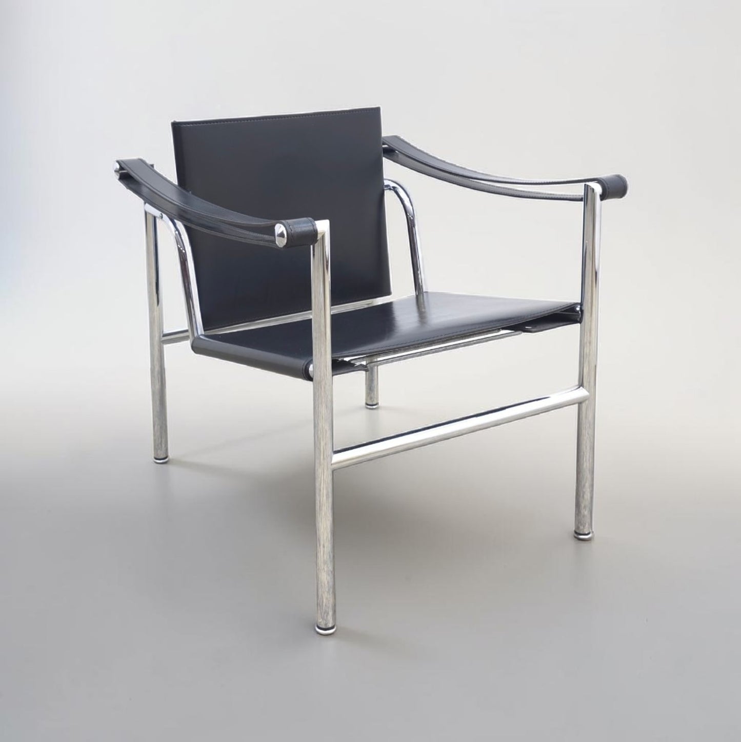 Cassina LC1 Sessel Le Corbusier Leder Schwarz-Cassina-JSFurniture