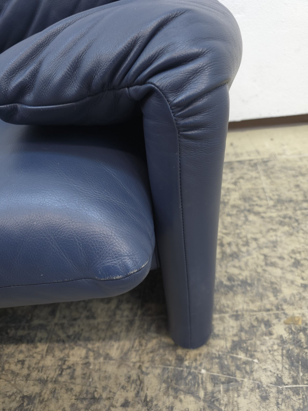 Cassina Maralunga Zweisitzer Designersofa Ledersofa Couch Ledercouch Blau Sofa-Cassina-JSFurniture