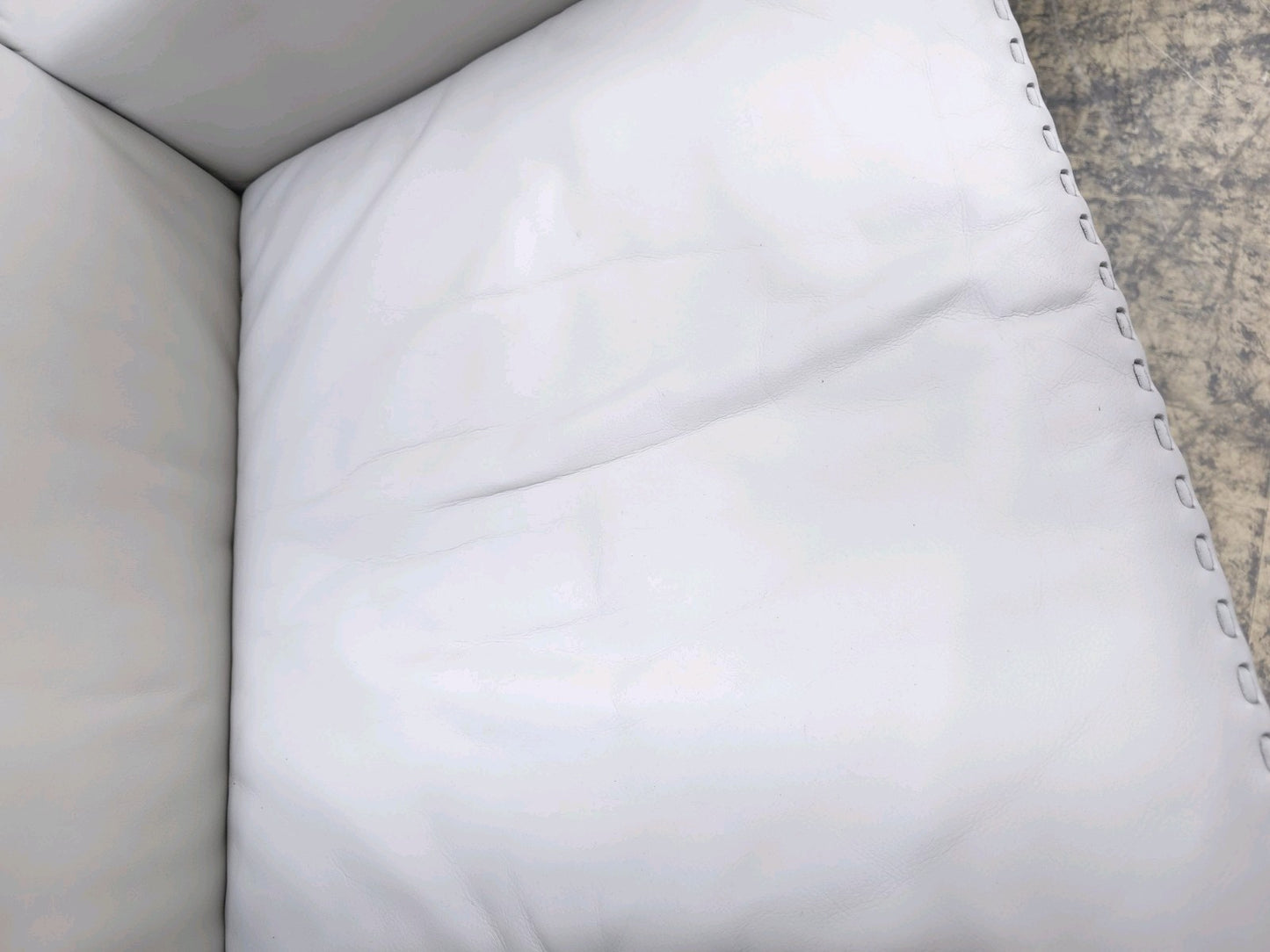 {{ product_title }} – {{ product_type }} von JS Furniture, Designer-Möbel gebraucht.