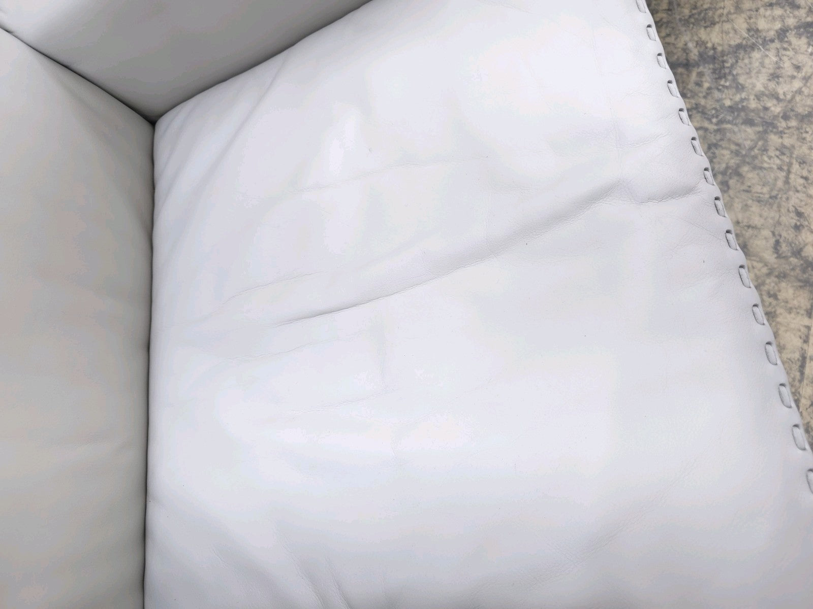 {{ product_title }} – {{ product_type }} von JS Furniture, Designer-Möbel gebraucht.