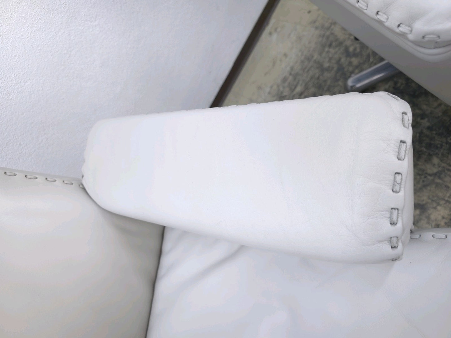 {{ product_title }} – {{ product_type }} von JS Furniture, Designer-Möbel gebraucht.