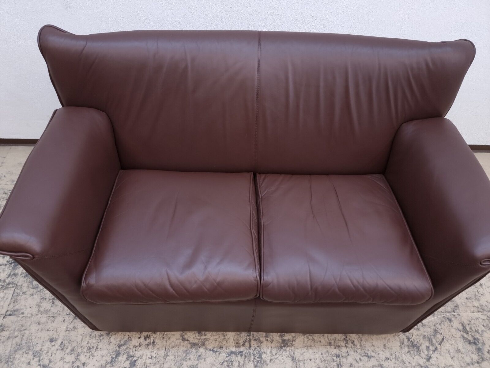 {{ product_title }} – {{ product_type }} von JS Furniture, Designer-Möbel gebraucht.
