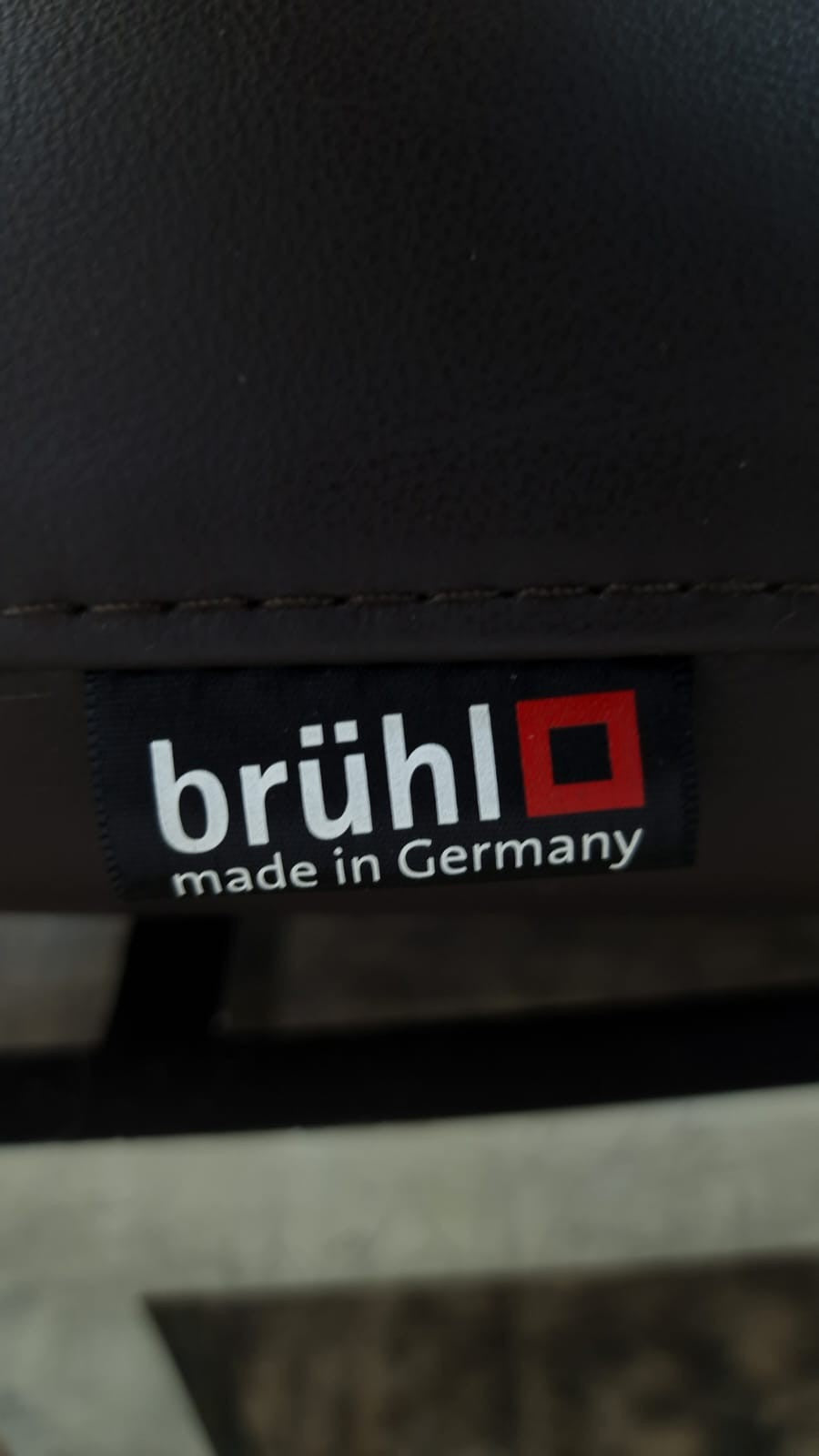 {{ product_title }} – {{ product_type }} von JS Furniture, Designer-Möbel gebraucht.