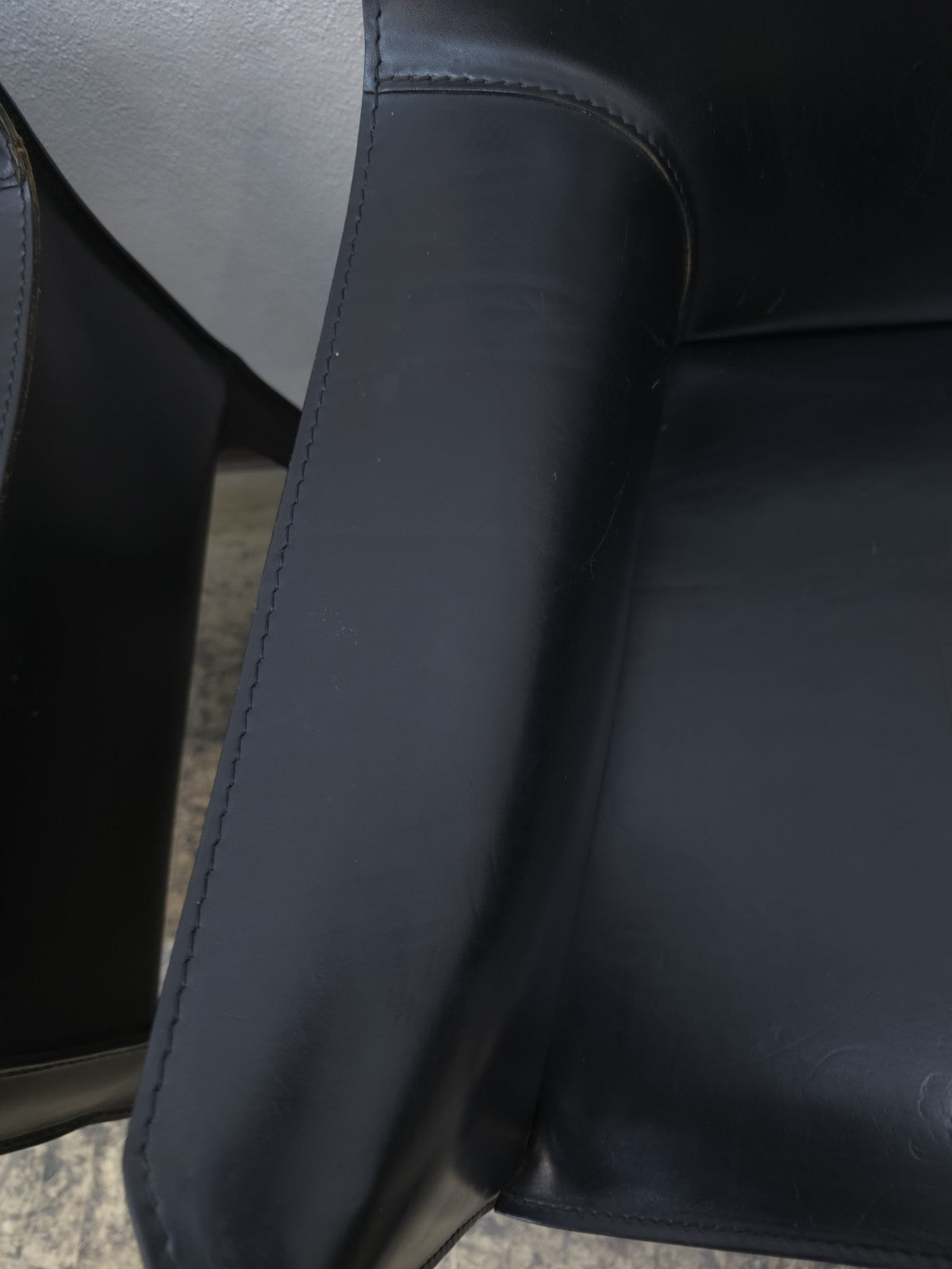 {{ product_title }} – {{ product_type }} von JS Furniture, Designer-Möbel gebraucht.