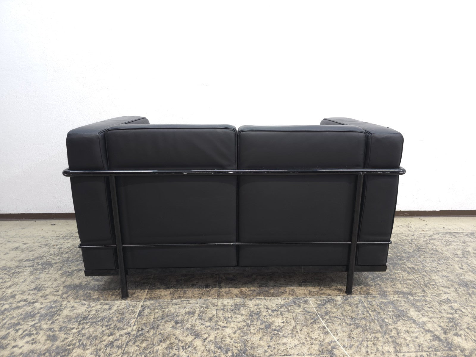 {{ product_title }} – {{ product_type }} von JS Furniture, Designer-Möbel gebraucht.