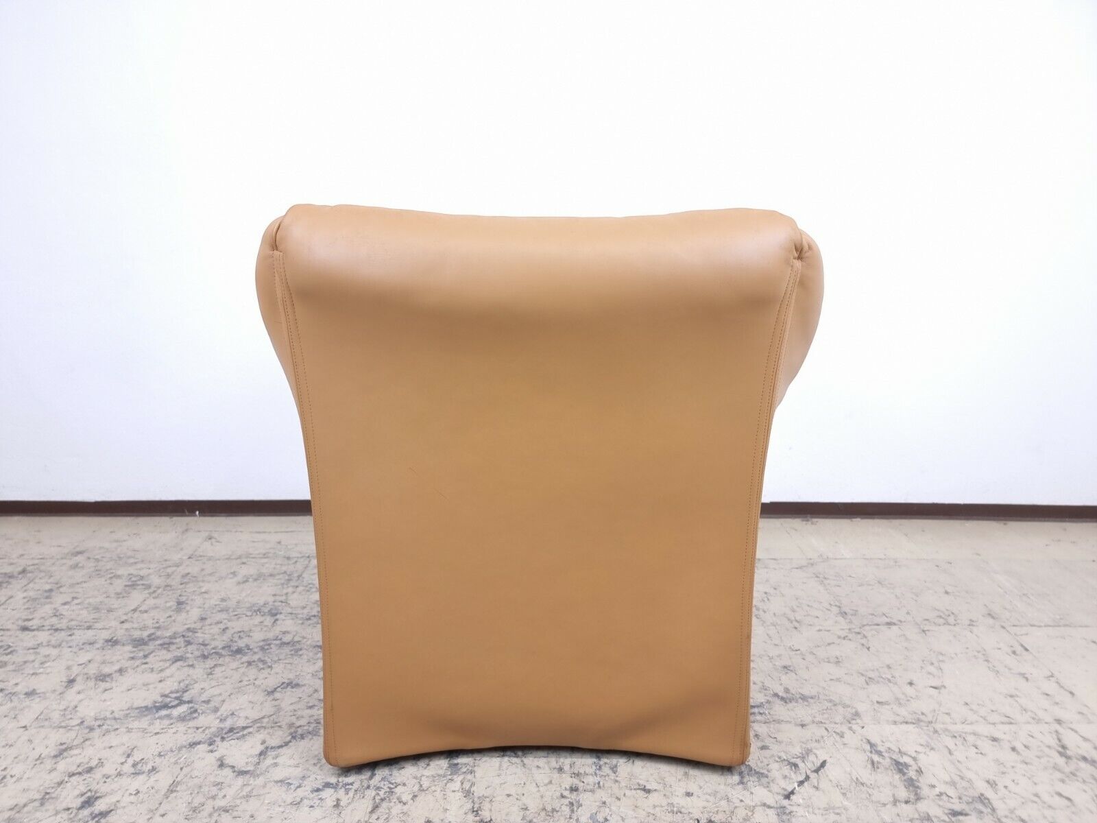 {{ product_title }} – {{ product_type }} von JS Furniture, Designer-Möbel gebraucht.