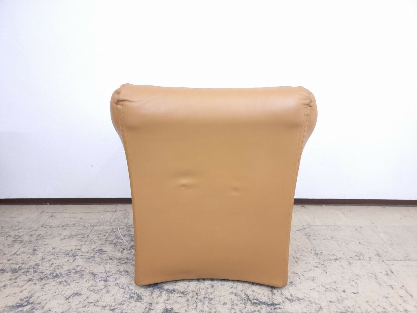 {{ product_title }} – {{ product_type }} von JS Furniture, Designer-Möbel gebraucht.
