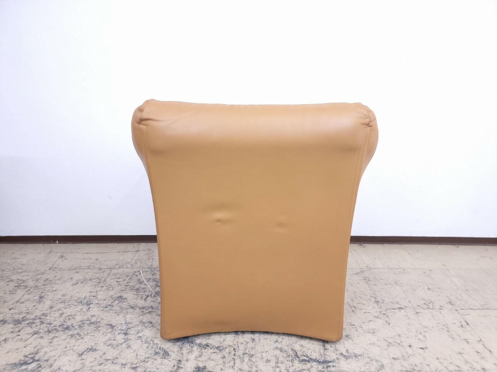 {{ product_title }} – {{ product_type }} von JS Furniture, Designer-Möbel gebraucht.