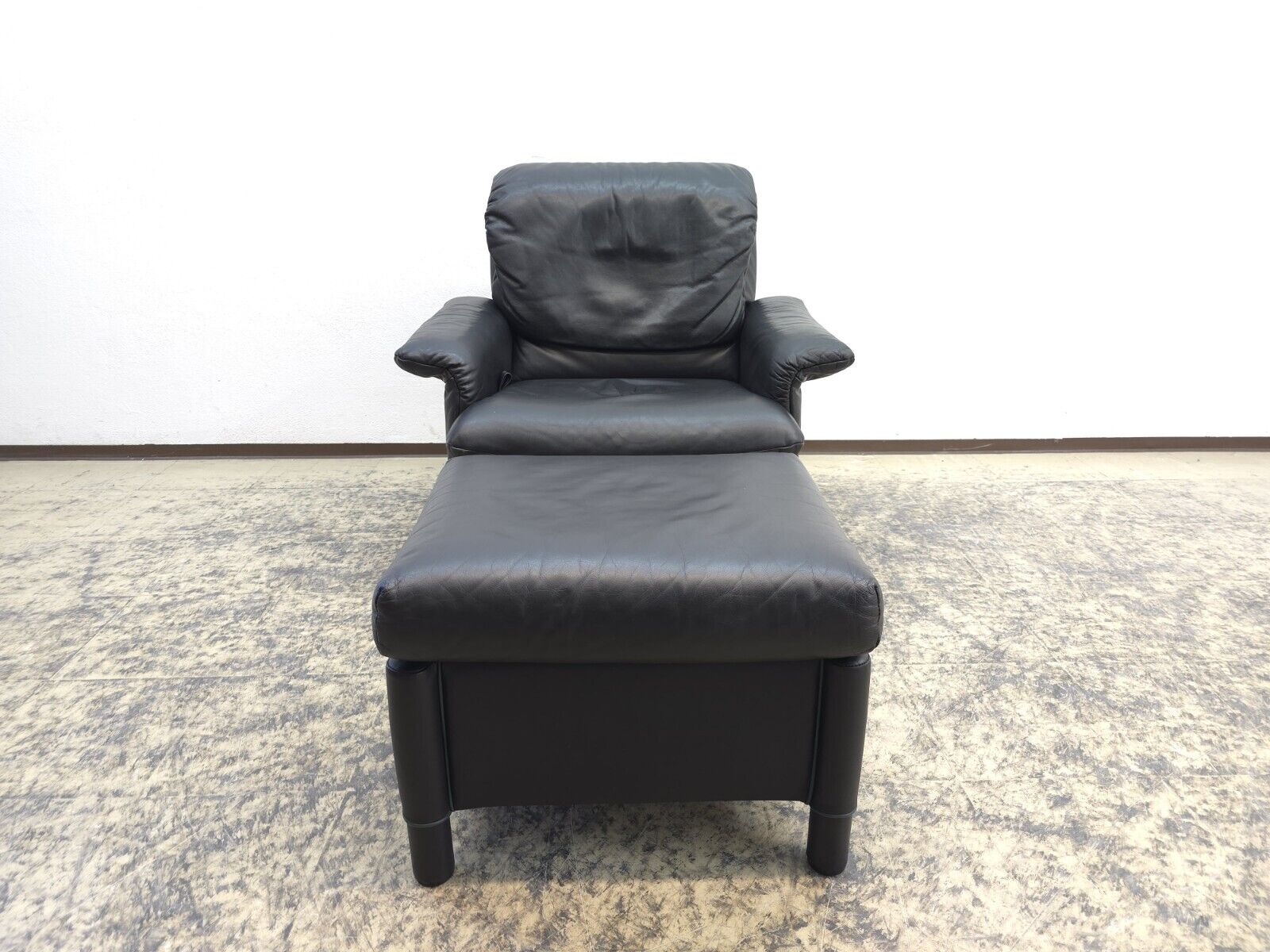 {{ product_title }} – {{ product_type }} von JS Furniture, Designer-Möbel gebraucht.