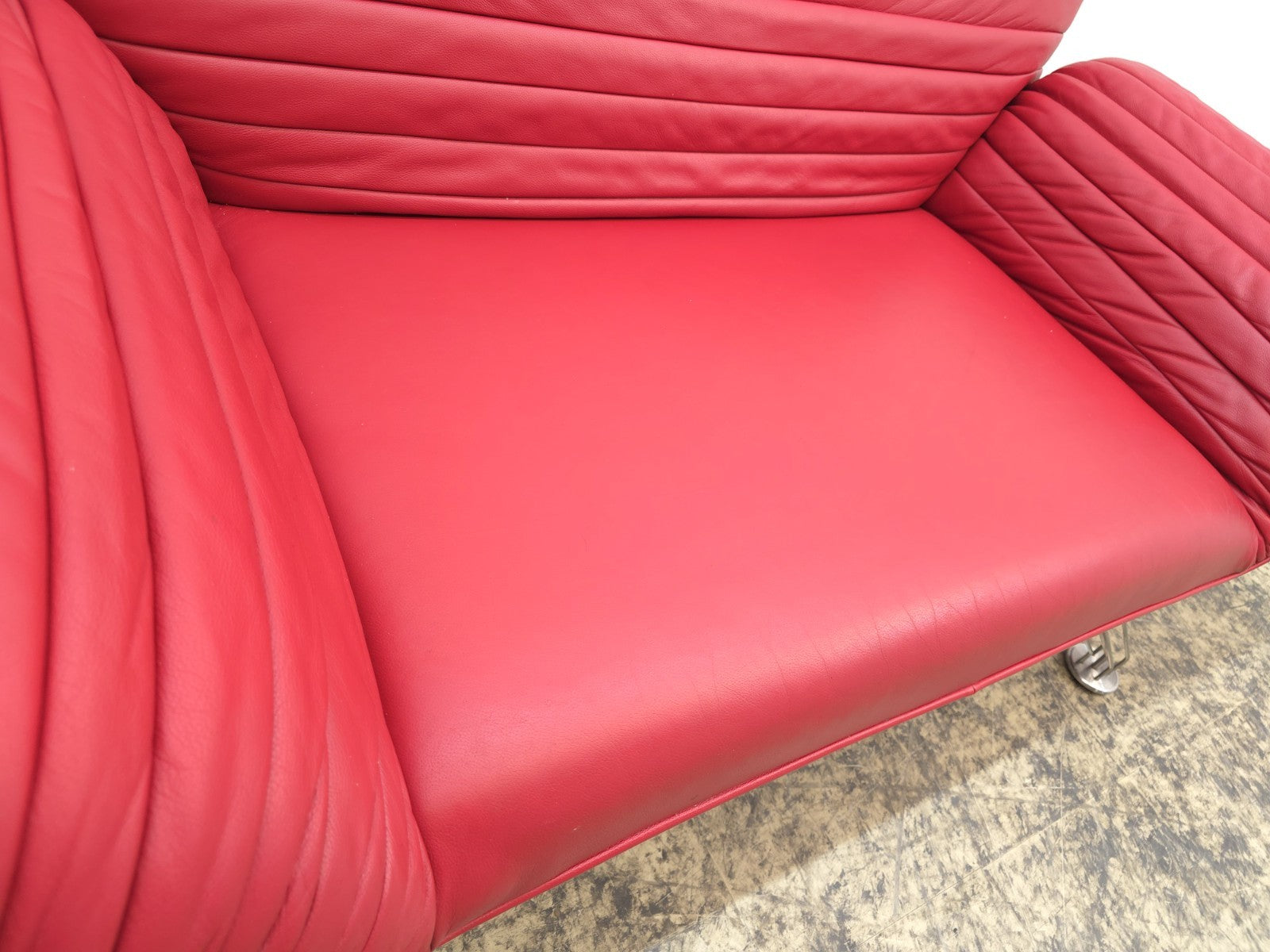 {{ product_title }} – {{ product_type }} von JS Furniture, Designer-Möbel gebraucht.